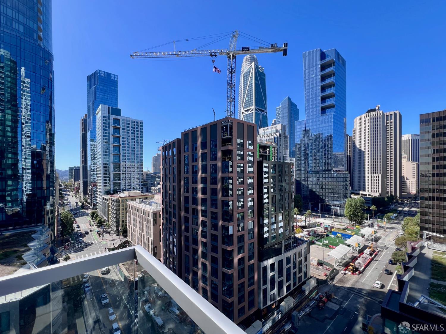 301 Main Street # 16H