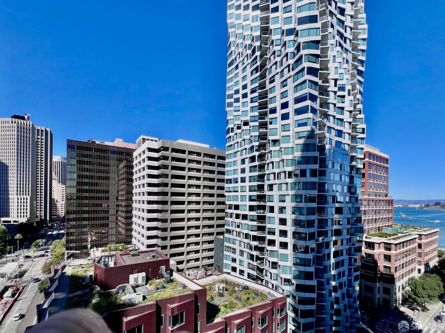 301 Main Street # 16H