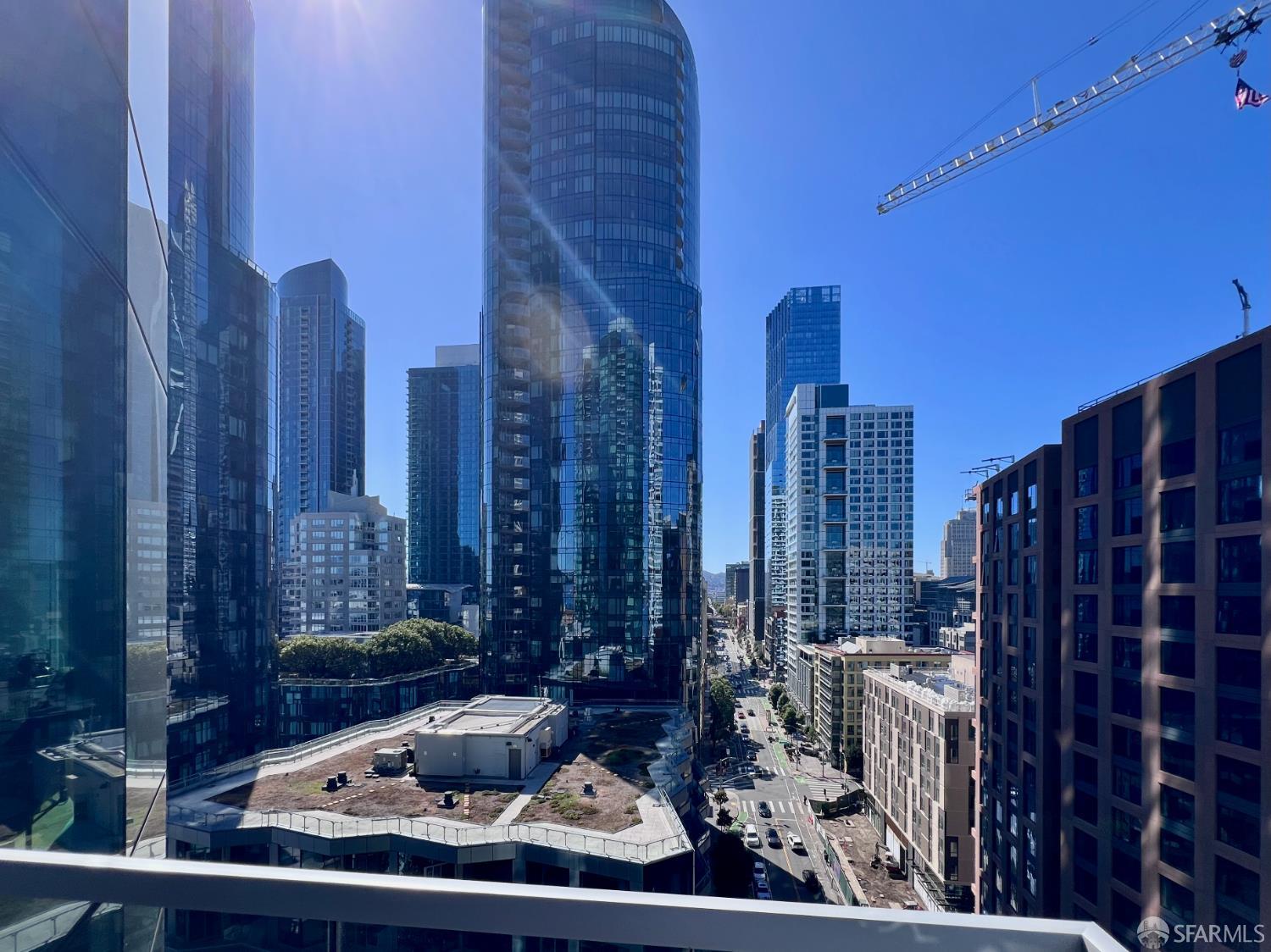 301 Main Street # 16H