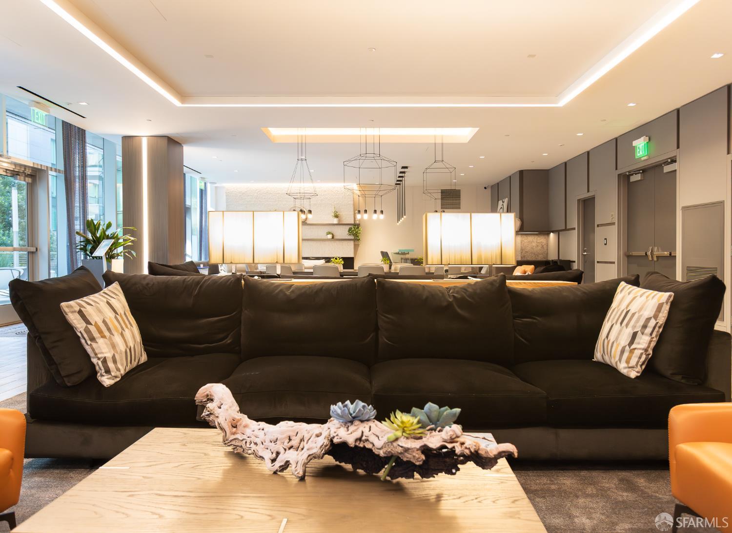 301 Main Street # 16H