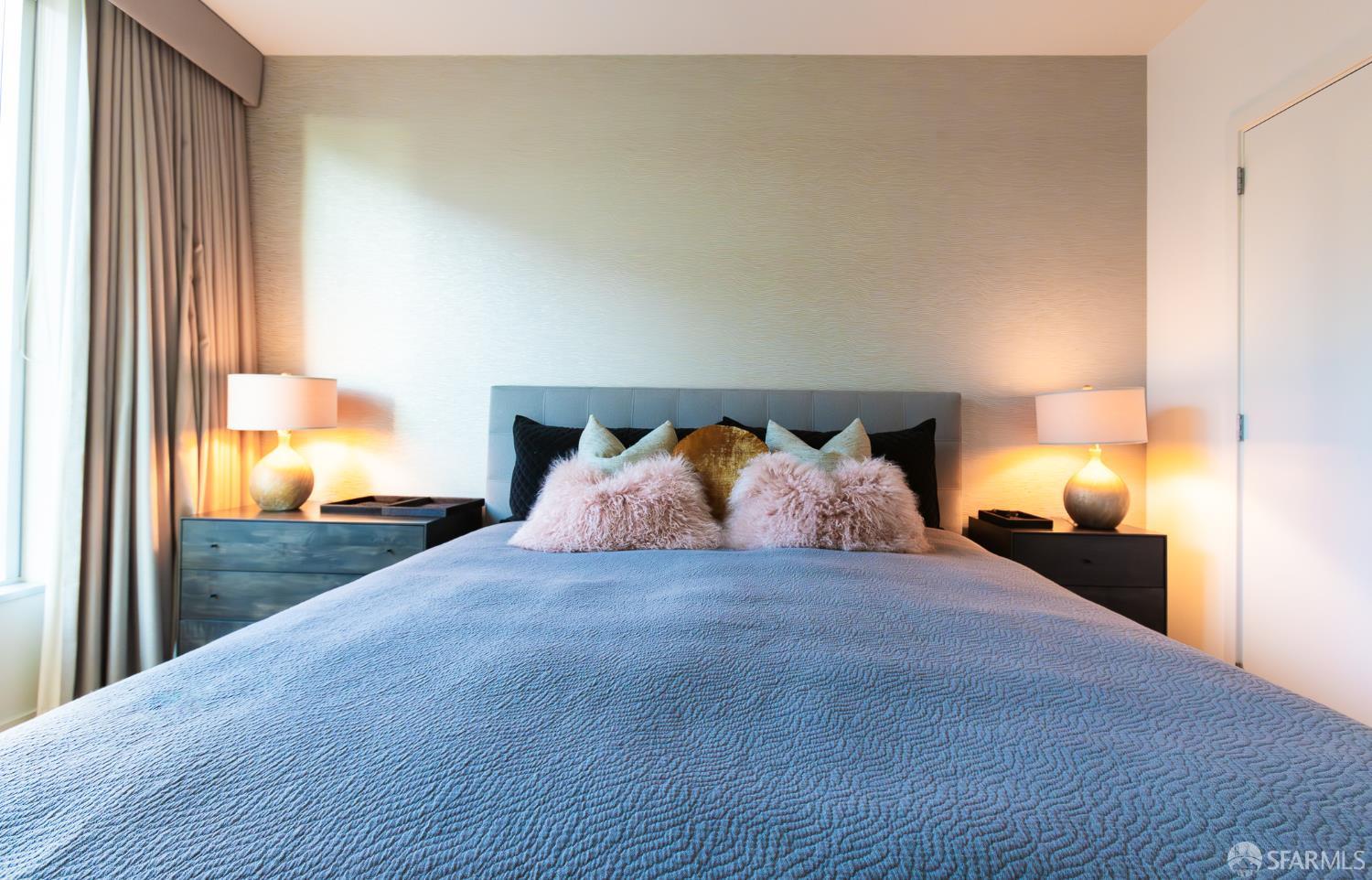 301 Main Street # 16H