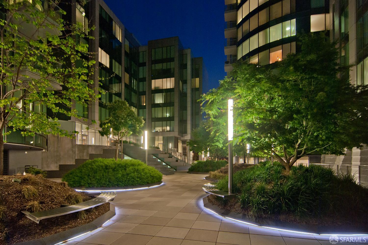 301 Main Street # 16H