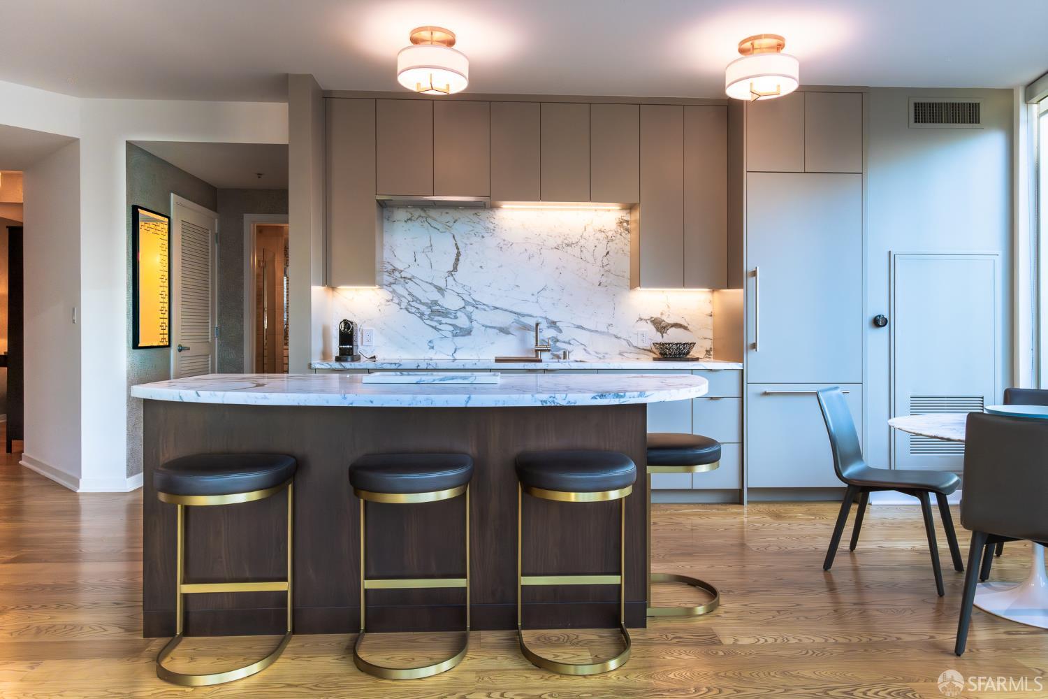 301 Main Street # 16H