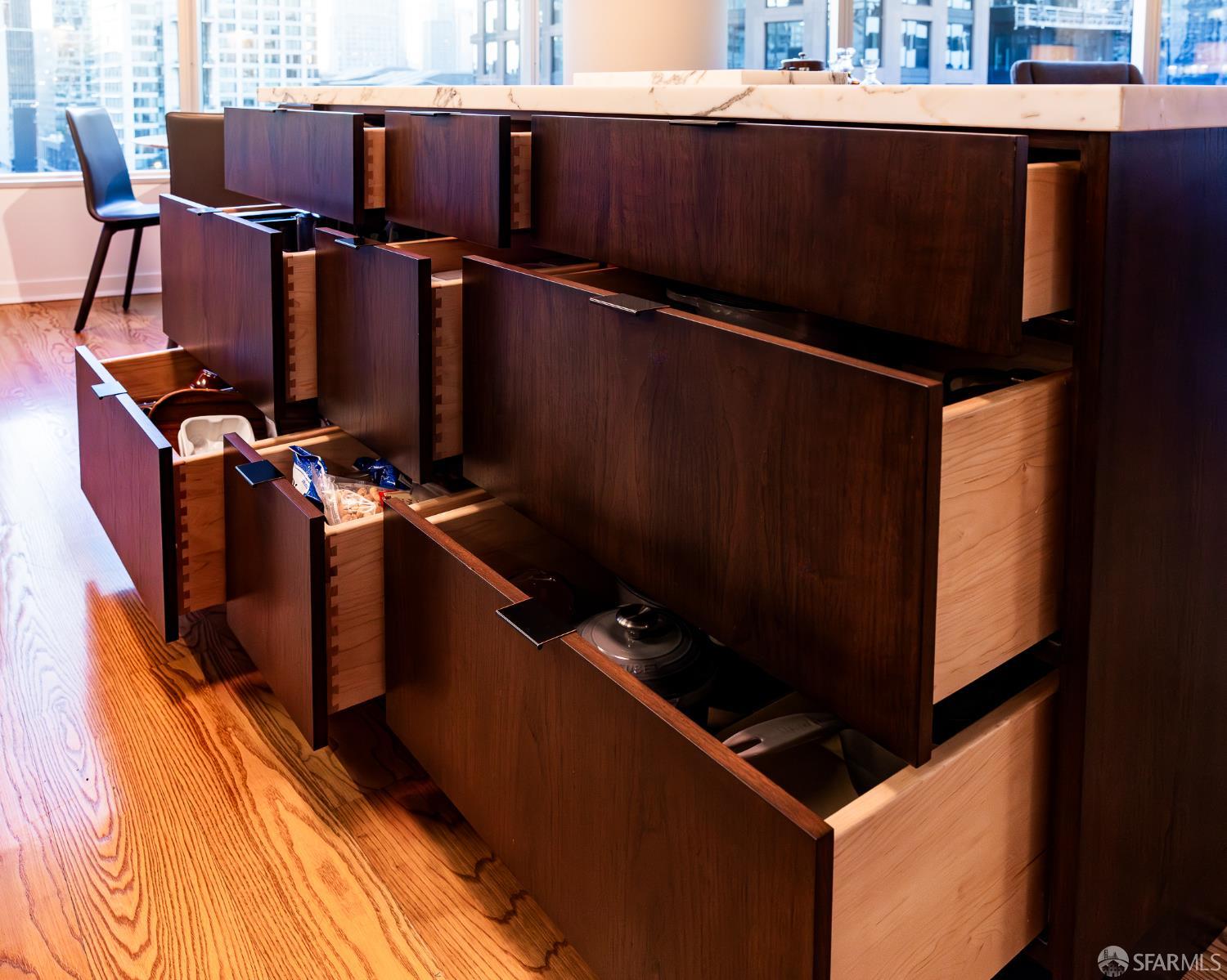 301 Main Street # 16H