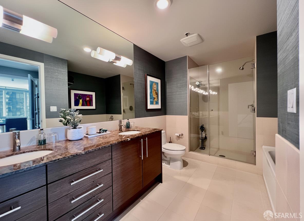 301 Main Street # 16H