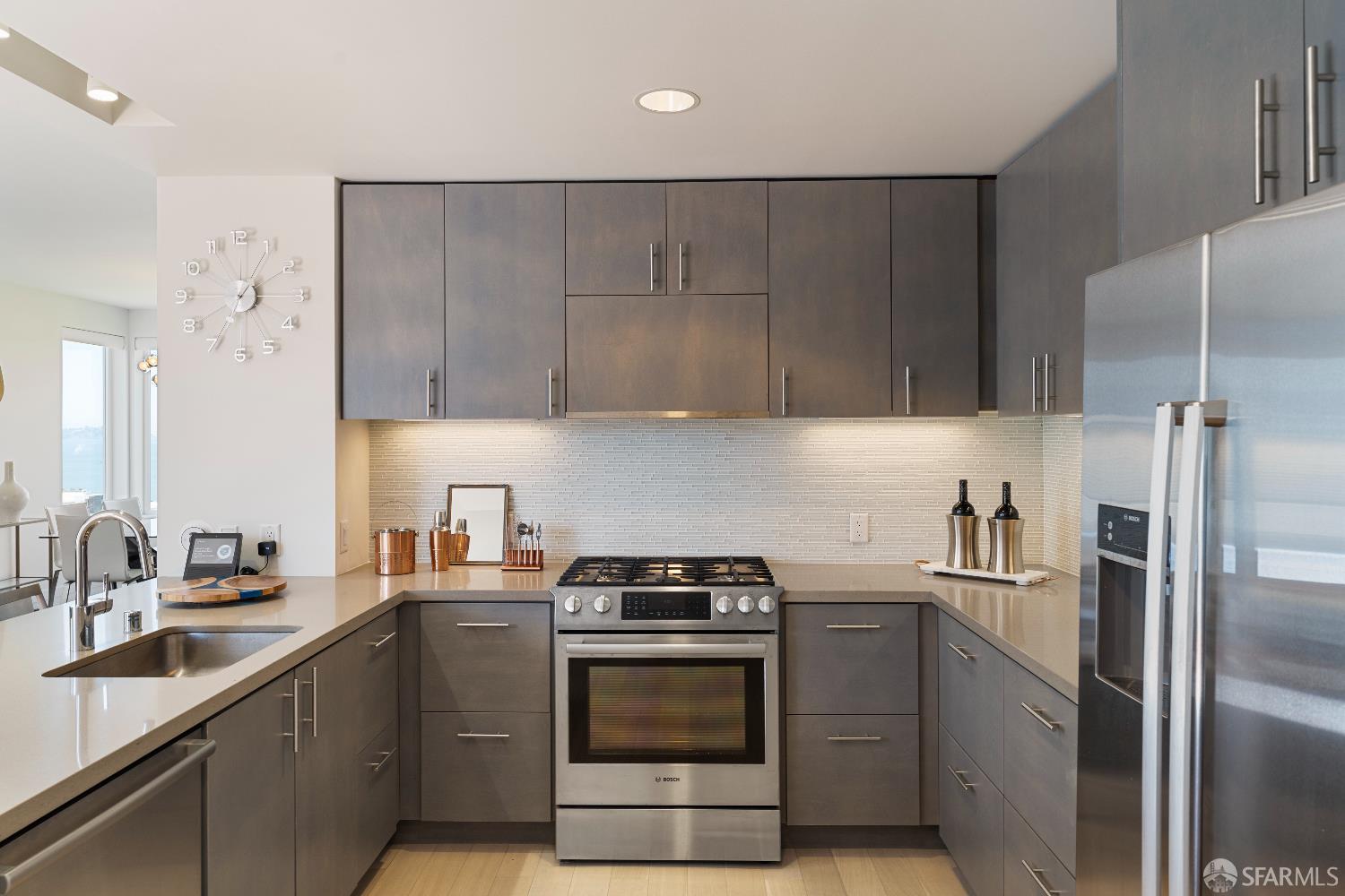 52 Innes Court # 402