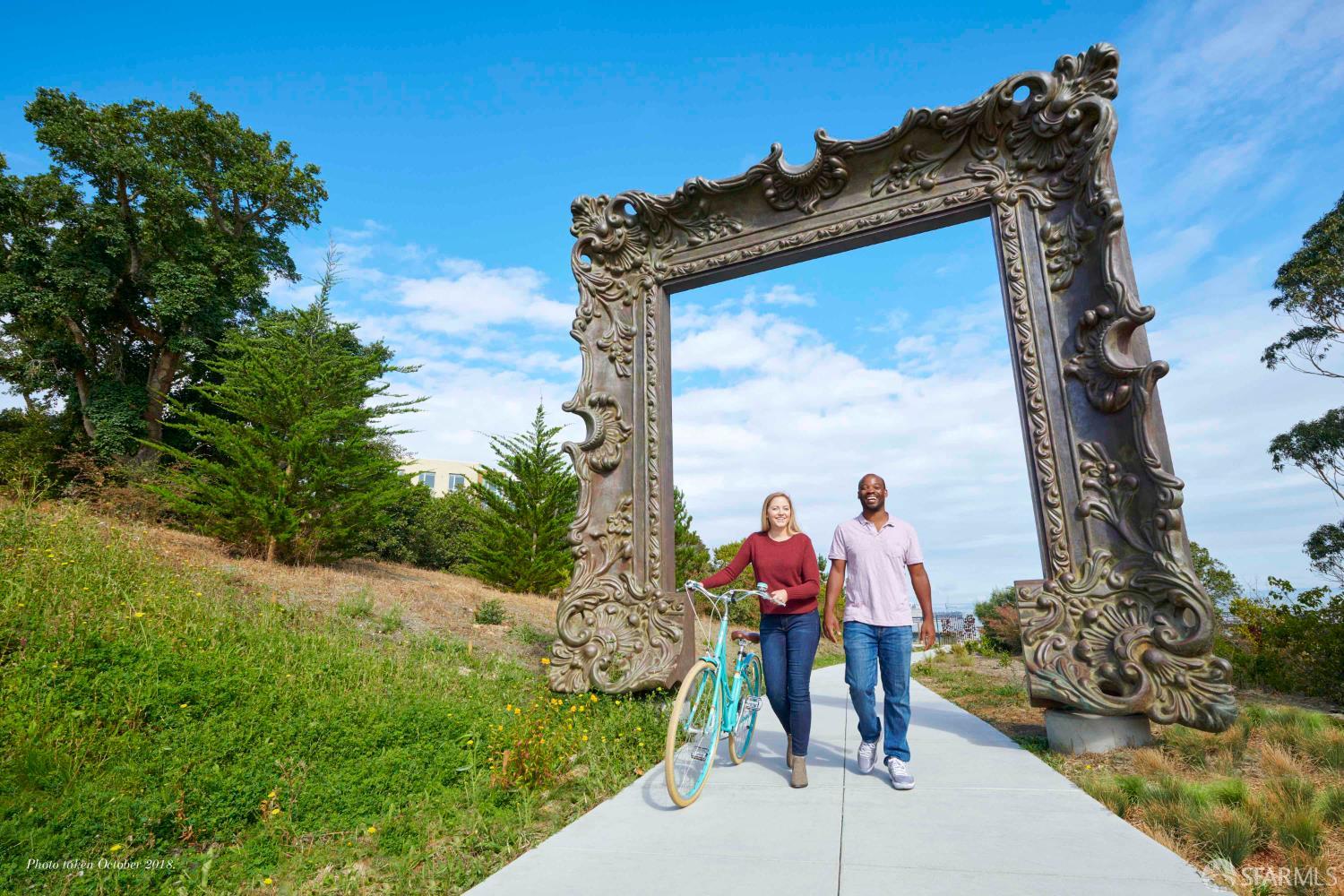 52 Innes Court # 402