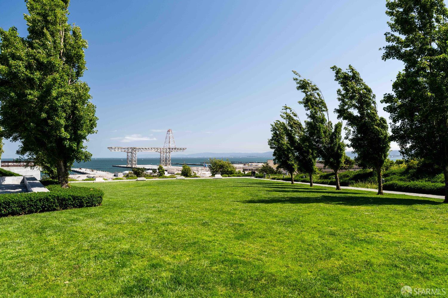 52 Innes Court # 402