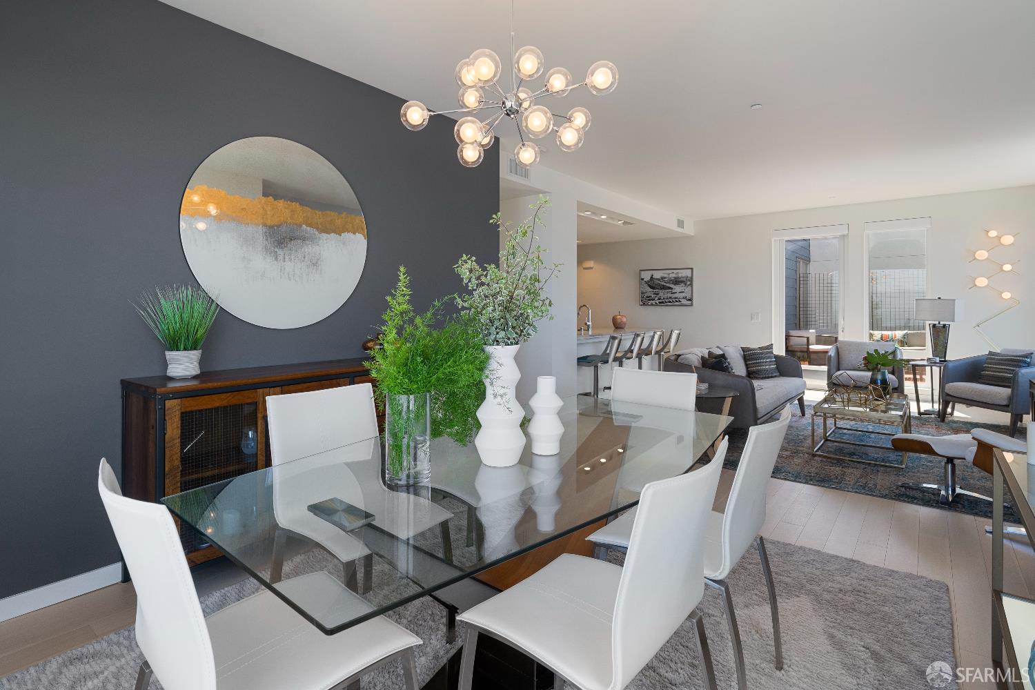 52 Innes Court # 402