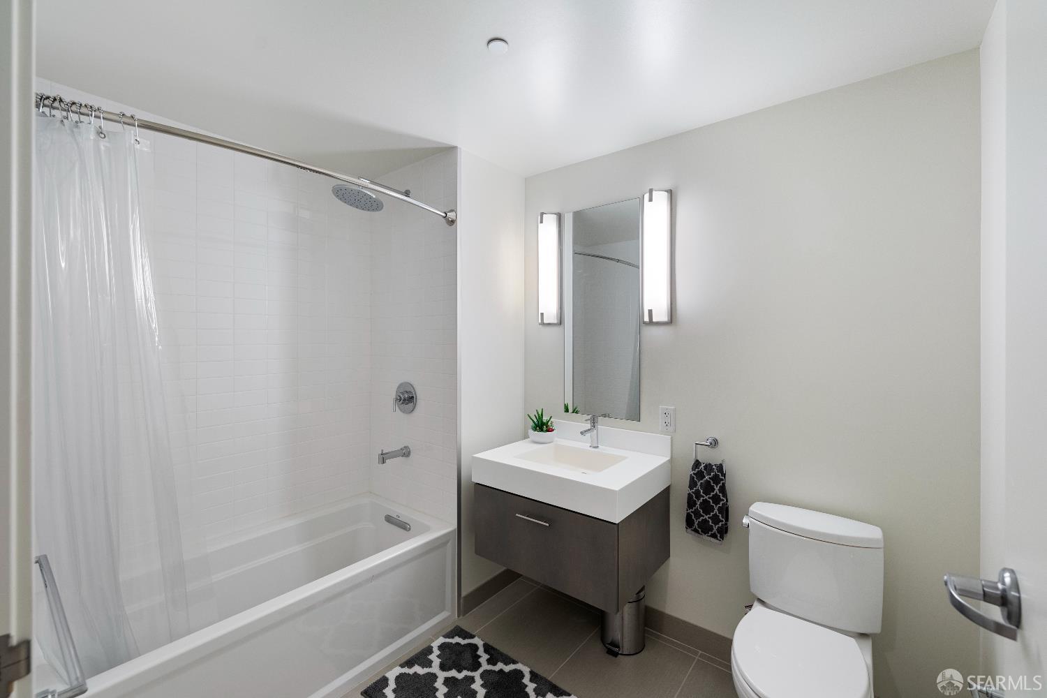 52 Innes Court # 402