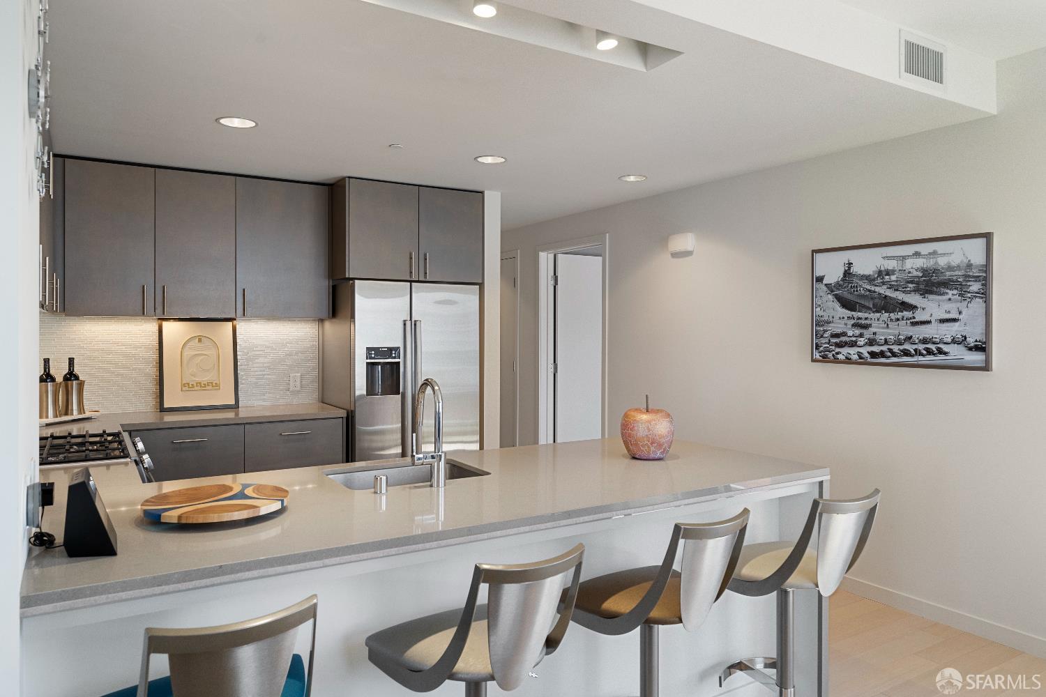 52 Innes Court # 402