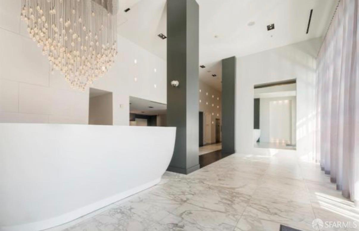 555 4th Street # 825