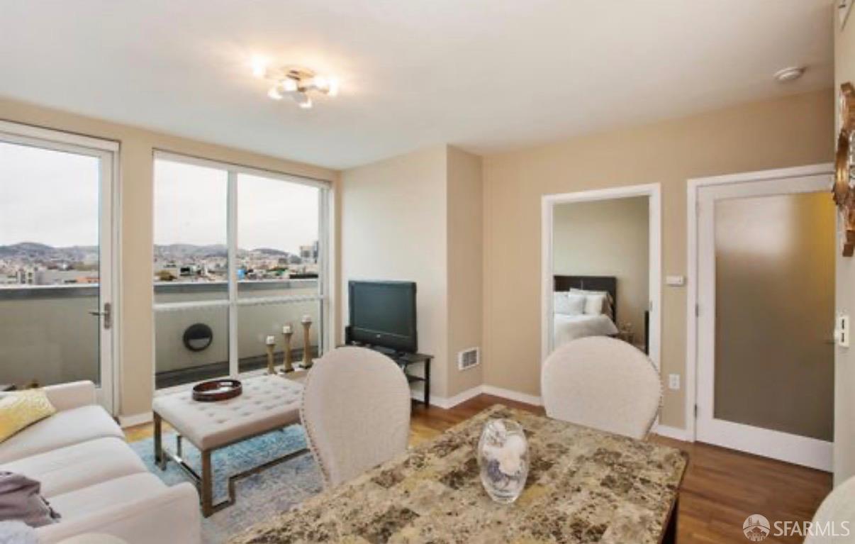 555 4th Street # 825