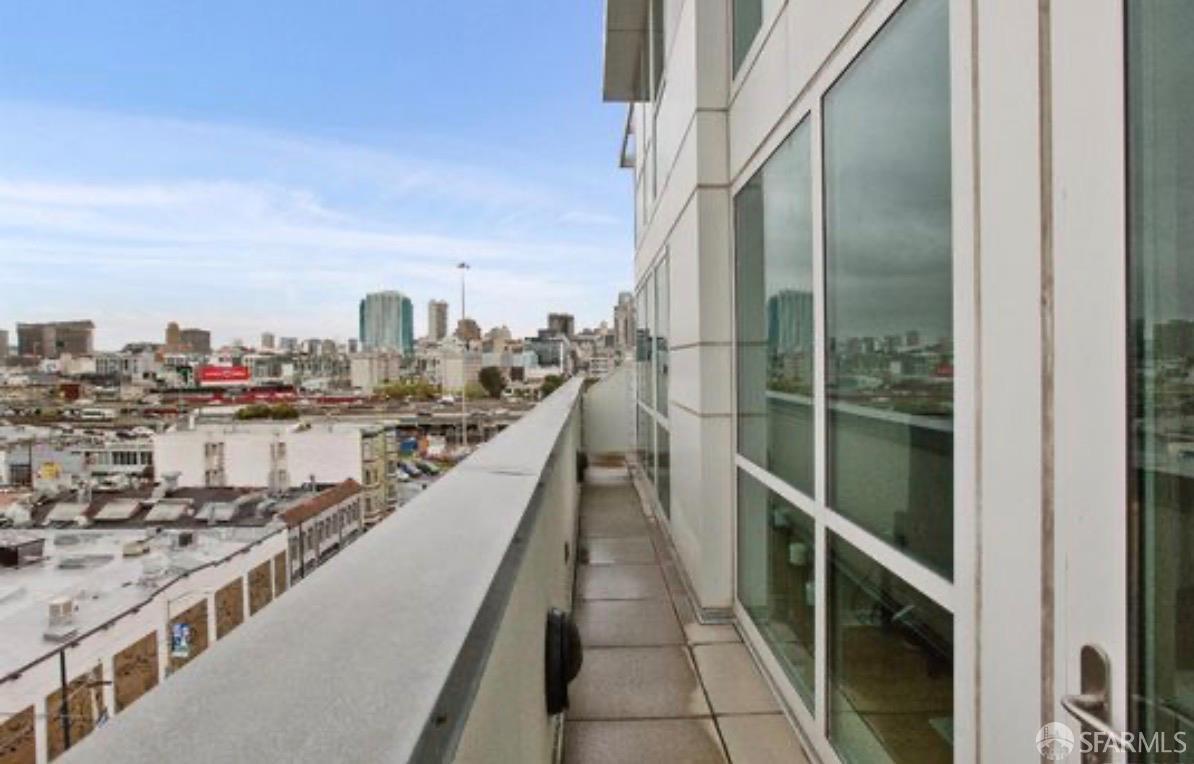 555 4th Street # 825