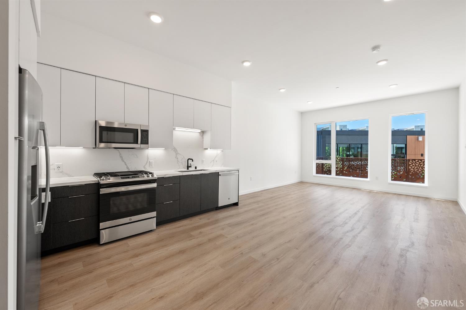 52 Kirkwood Avenue # 219