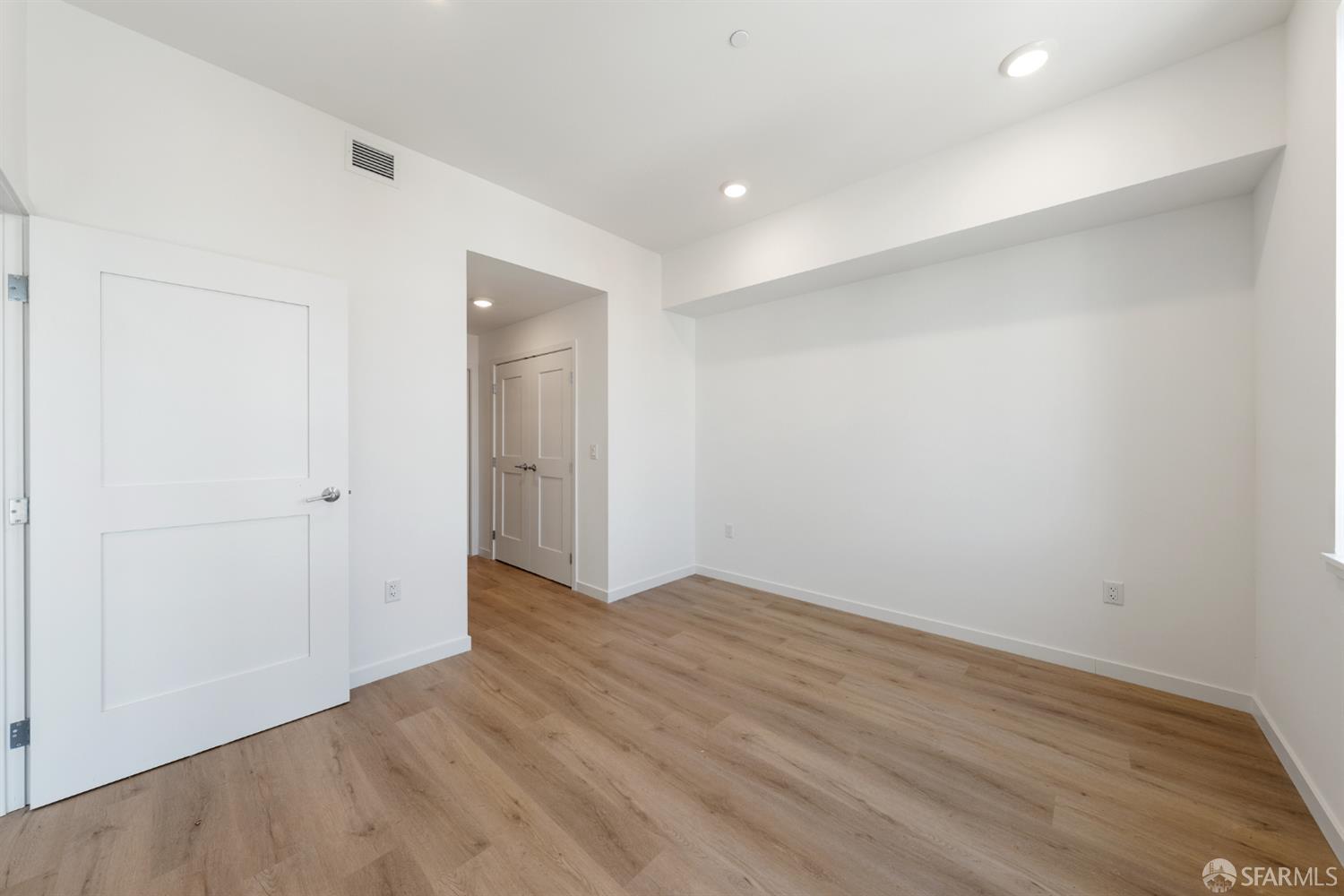 52 Kirkwood Avenue # 409