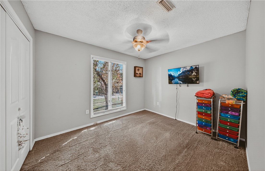 4 Prestwick Lane