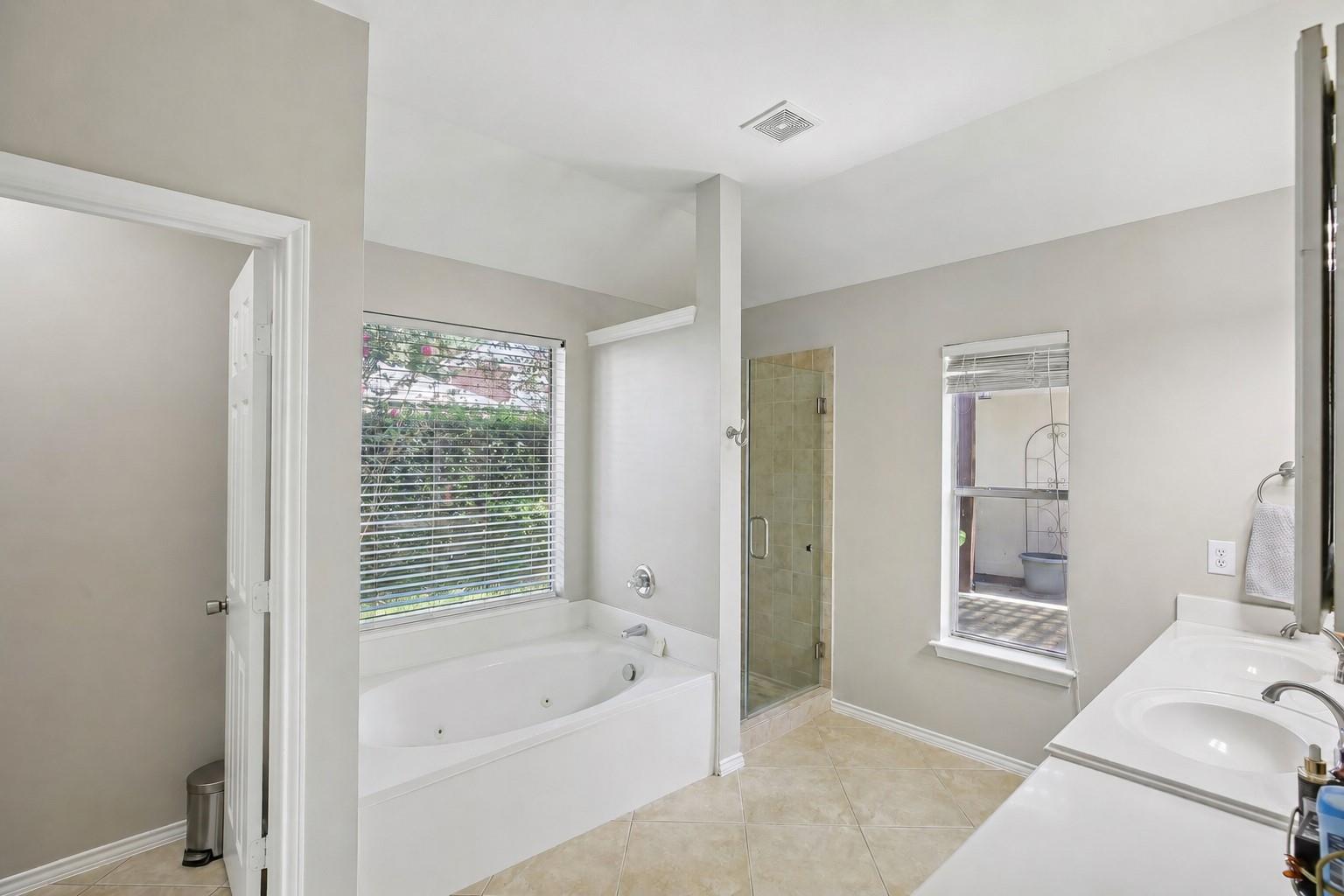 2910 Laguna Shores Lane