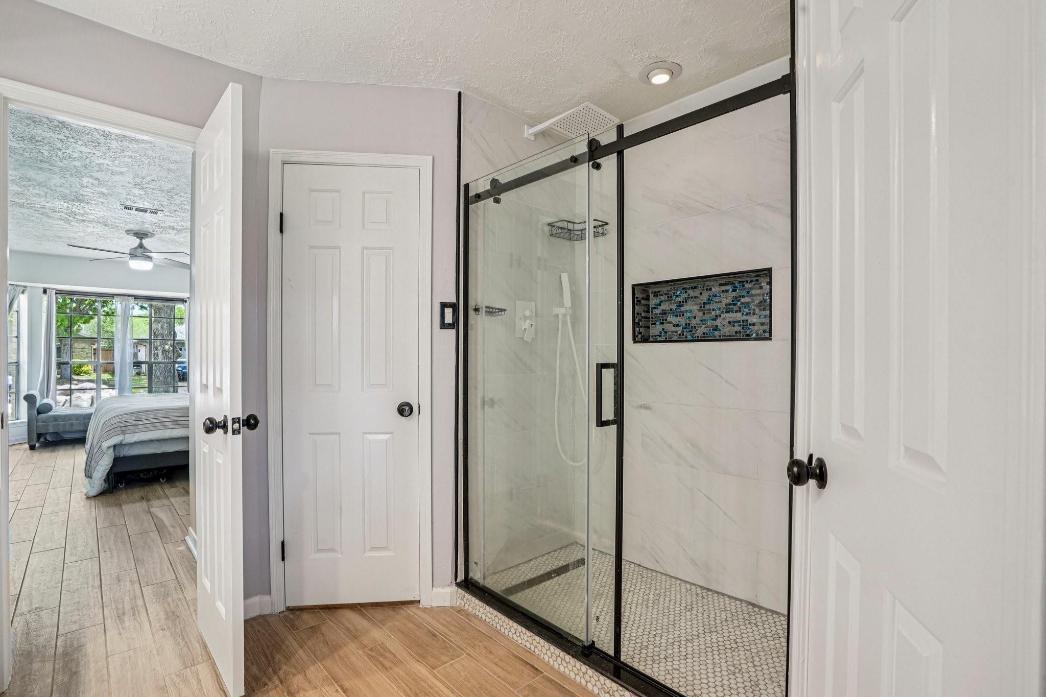207 Lochnell Drive