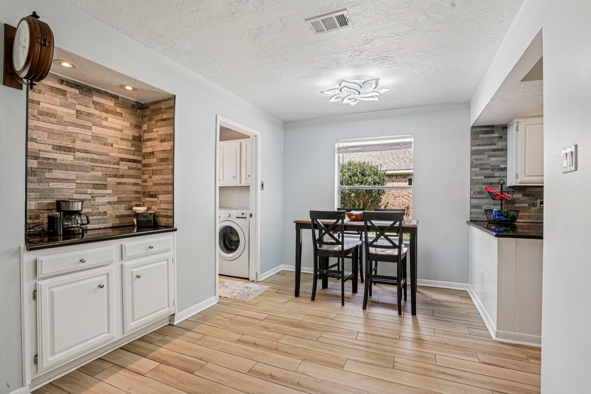 207 Lochnell Drive