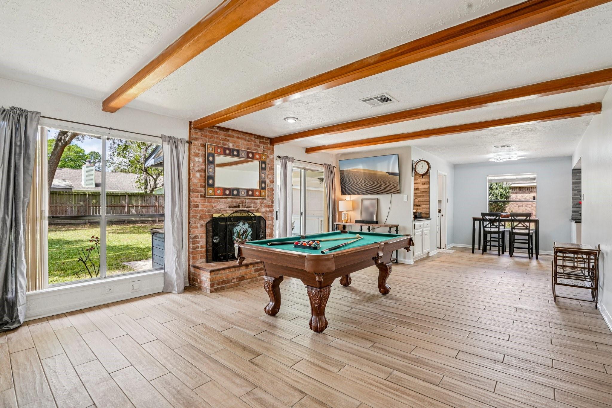 207 Lochnell Drive