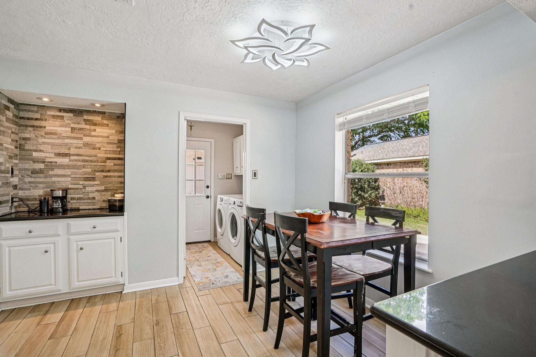207 Lochnell Drive
