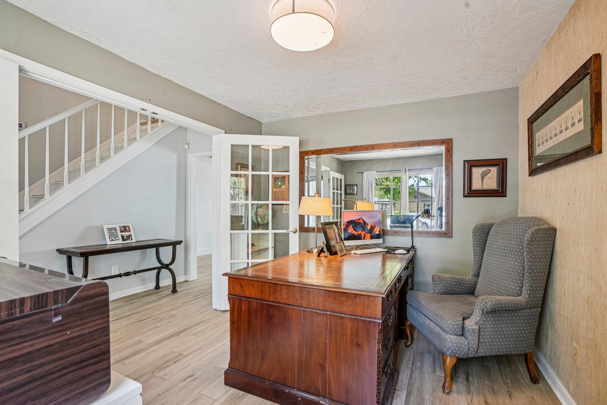 207 Lochnell Drive