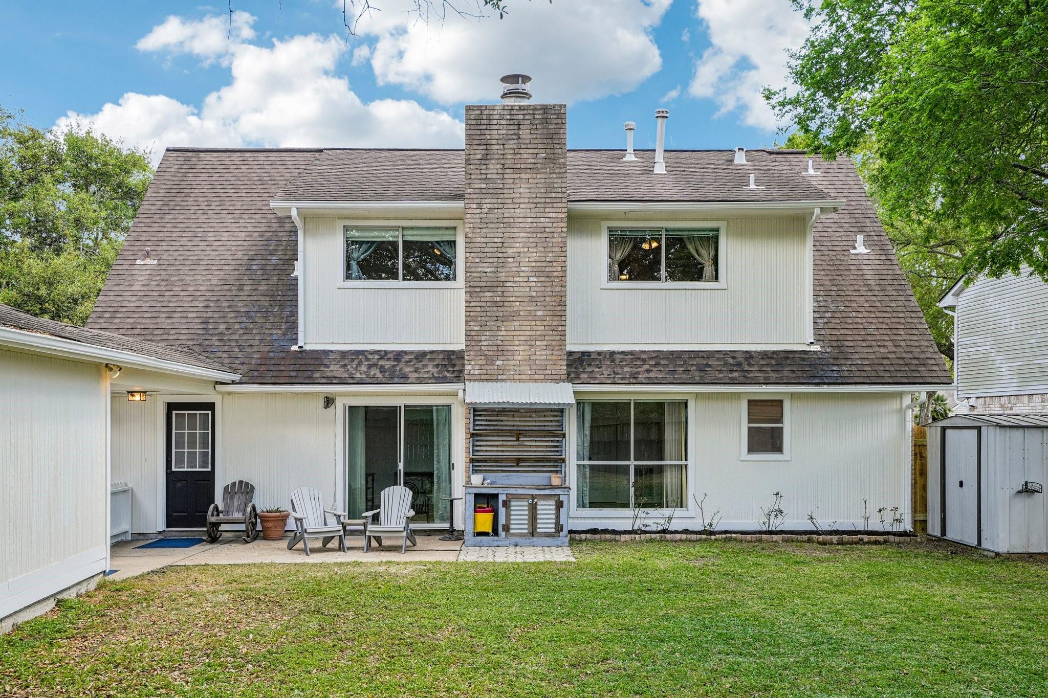 207 Lochnell Drive