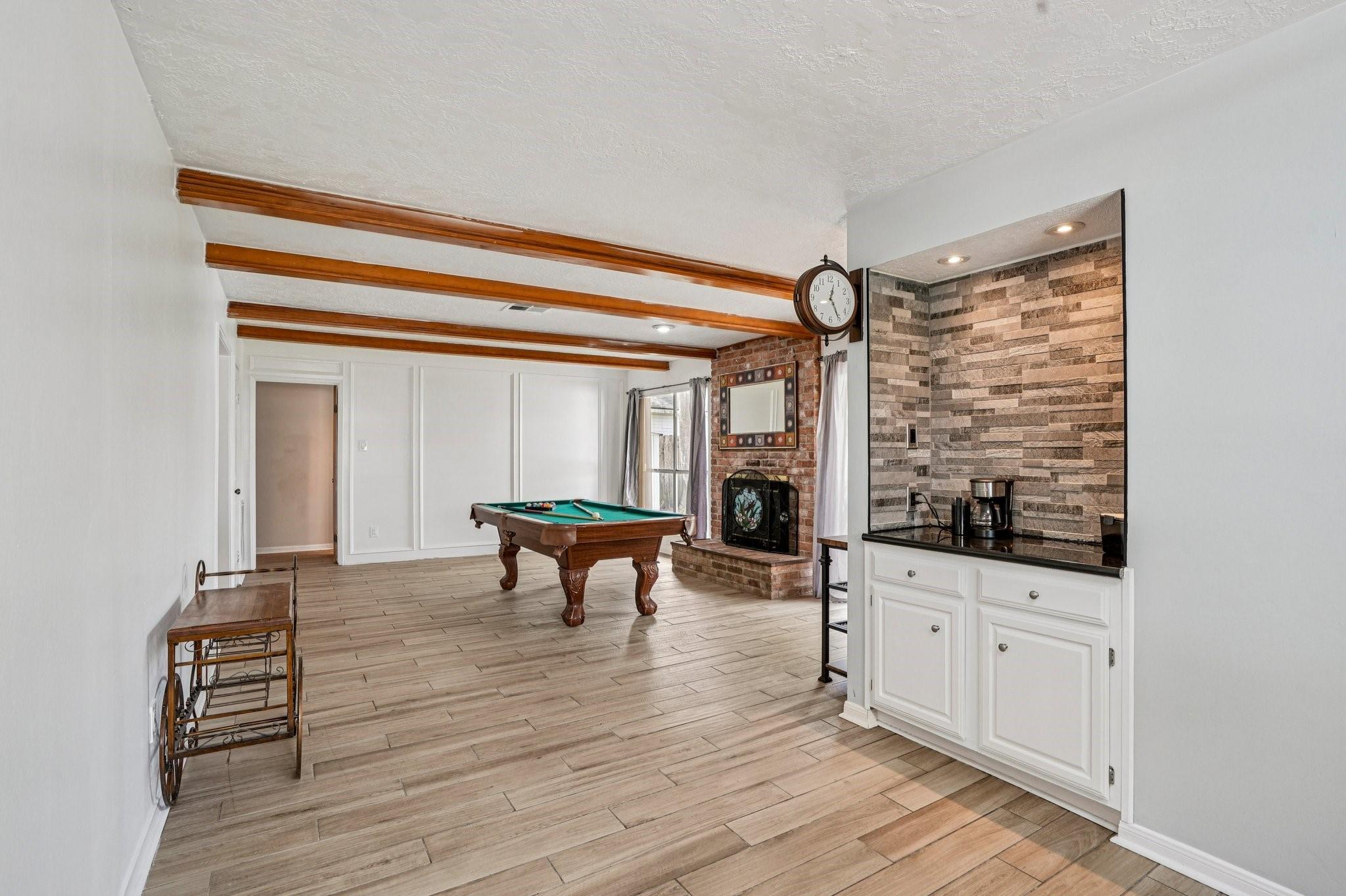 207 Lochnell Drive