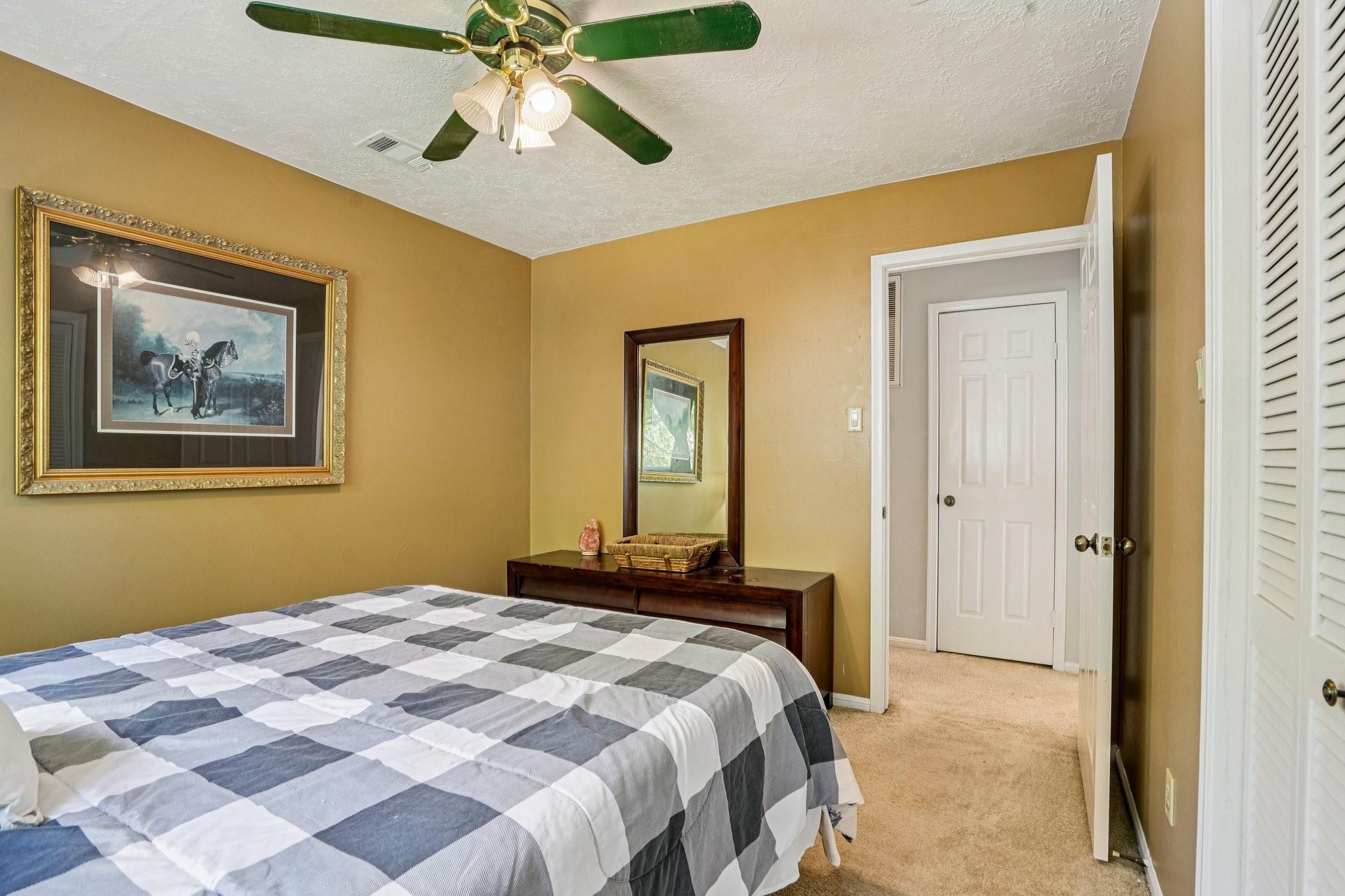 207 Lochnell Drive