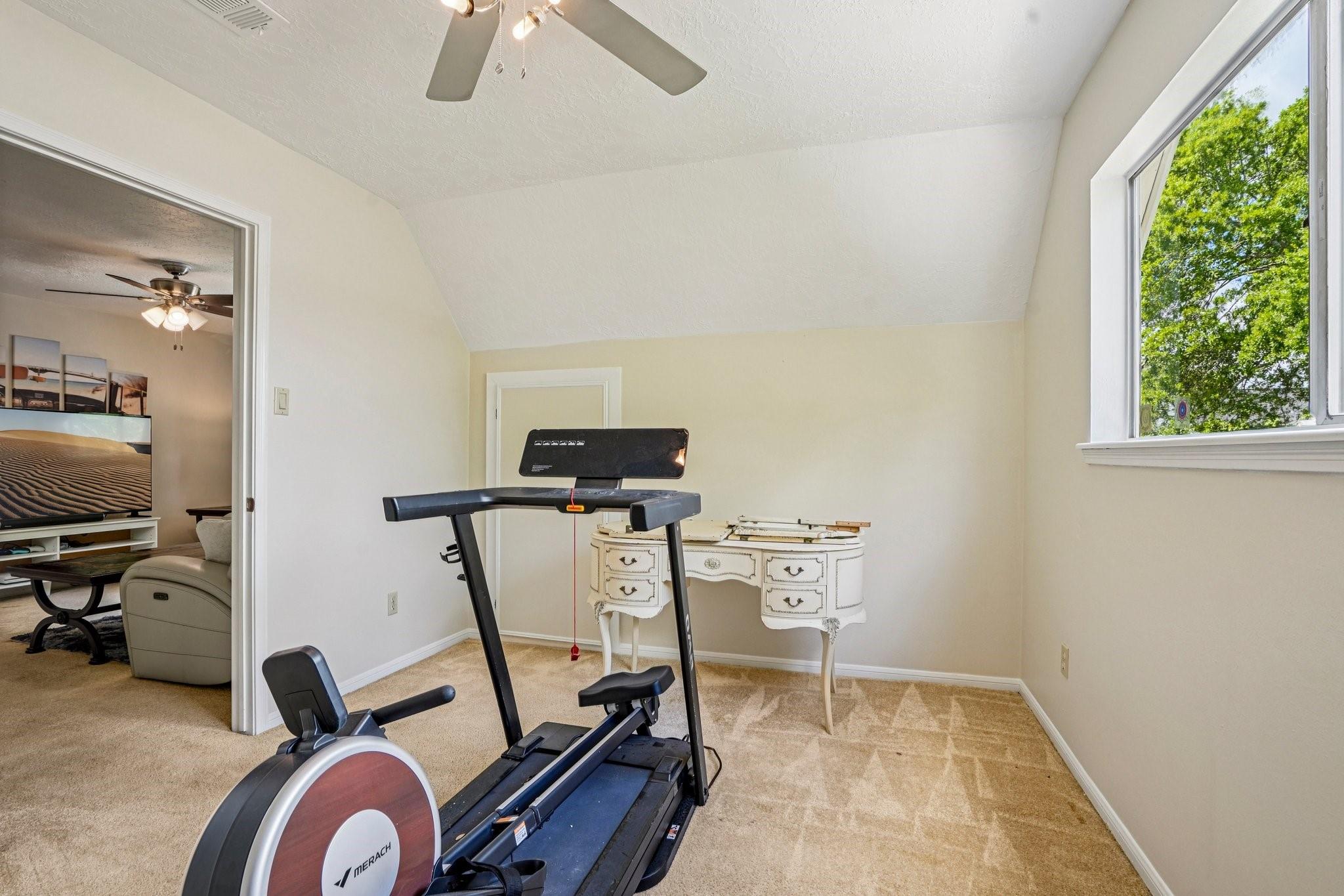 207 Lochnell Drive