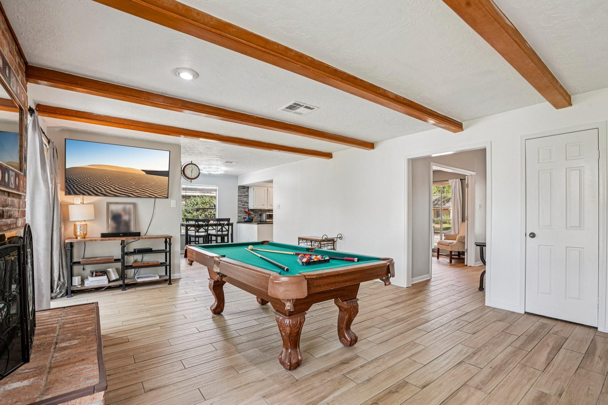 207 Lochnell Drive