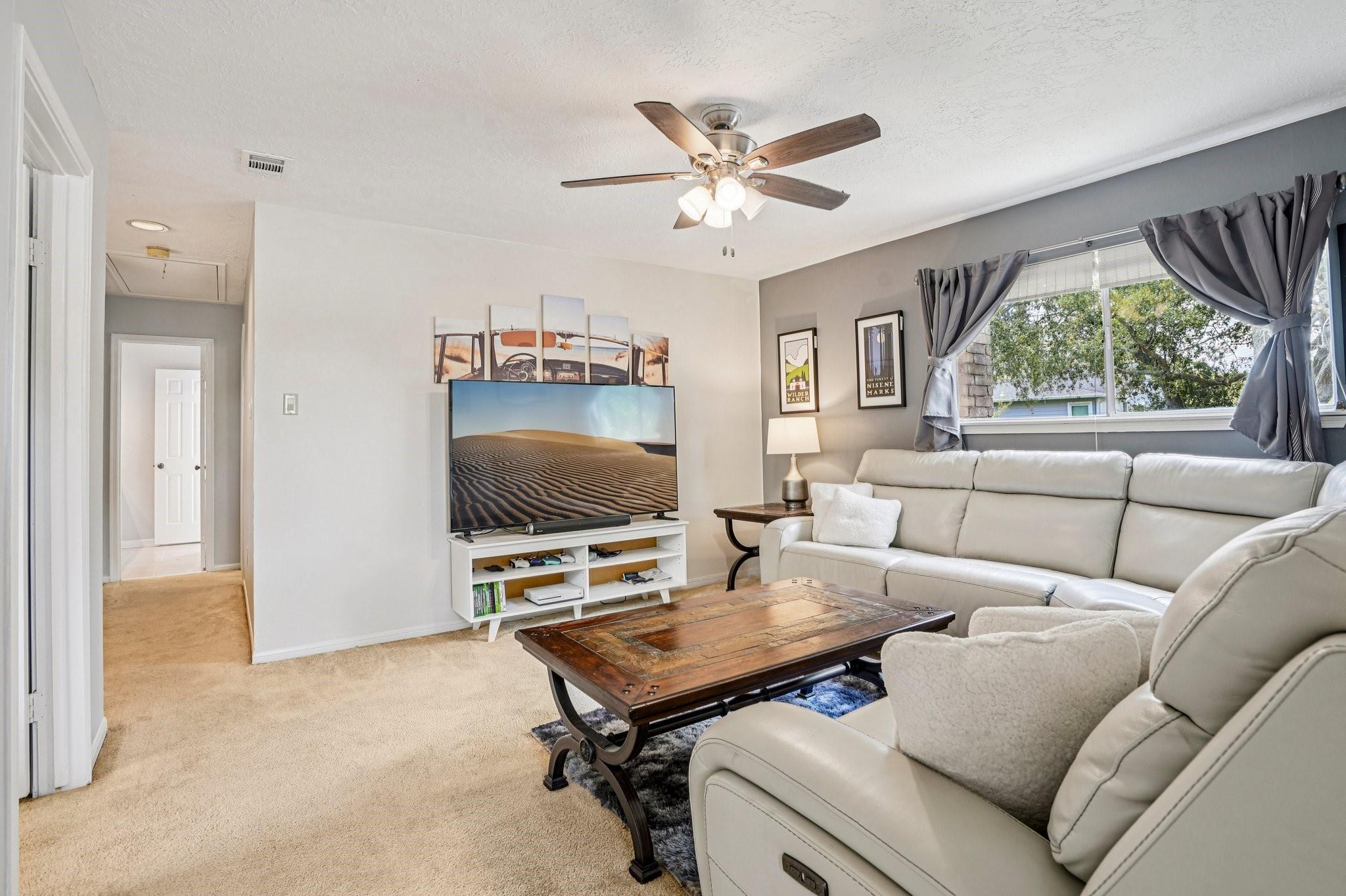 207 Lochnell Drive