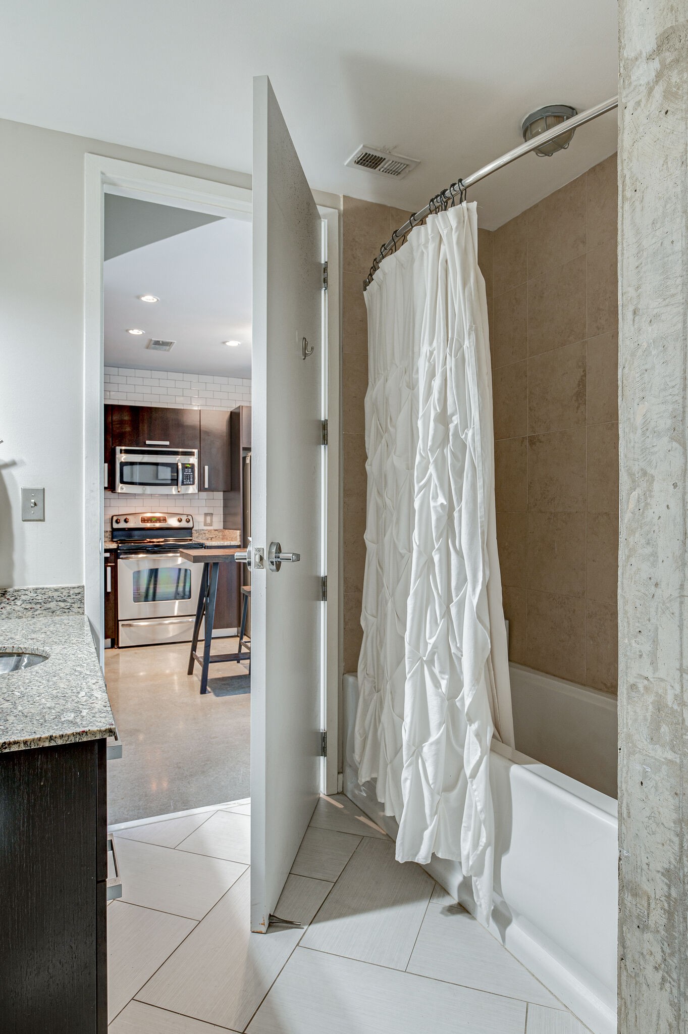 600 12th Ave S Unit: 1112