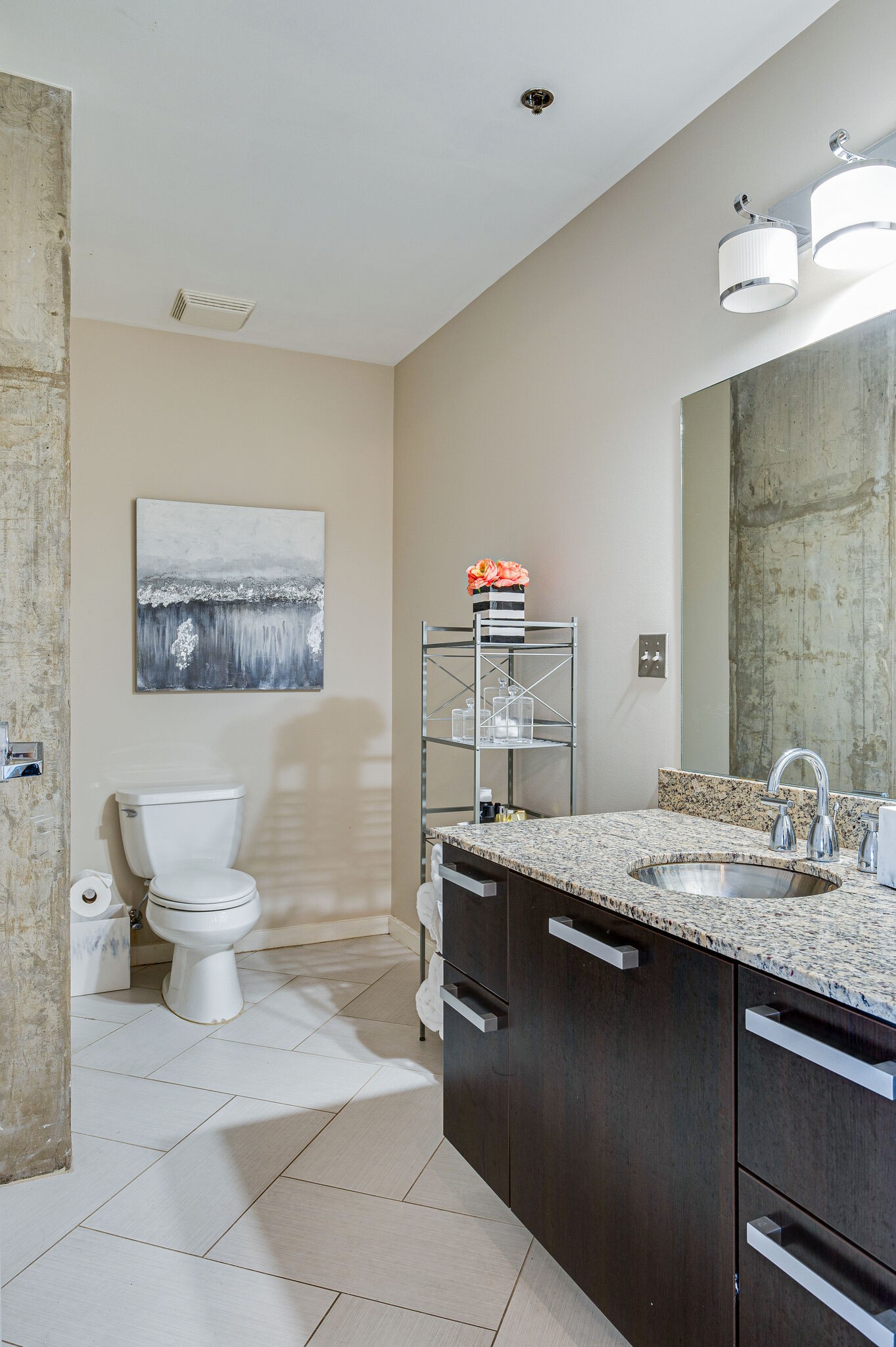 600 12th Ave S Unit: 1112