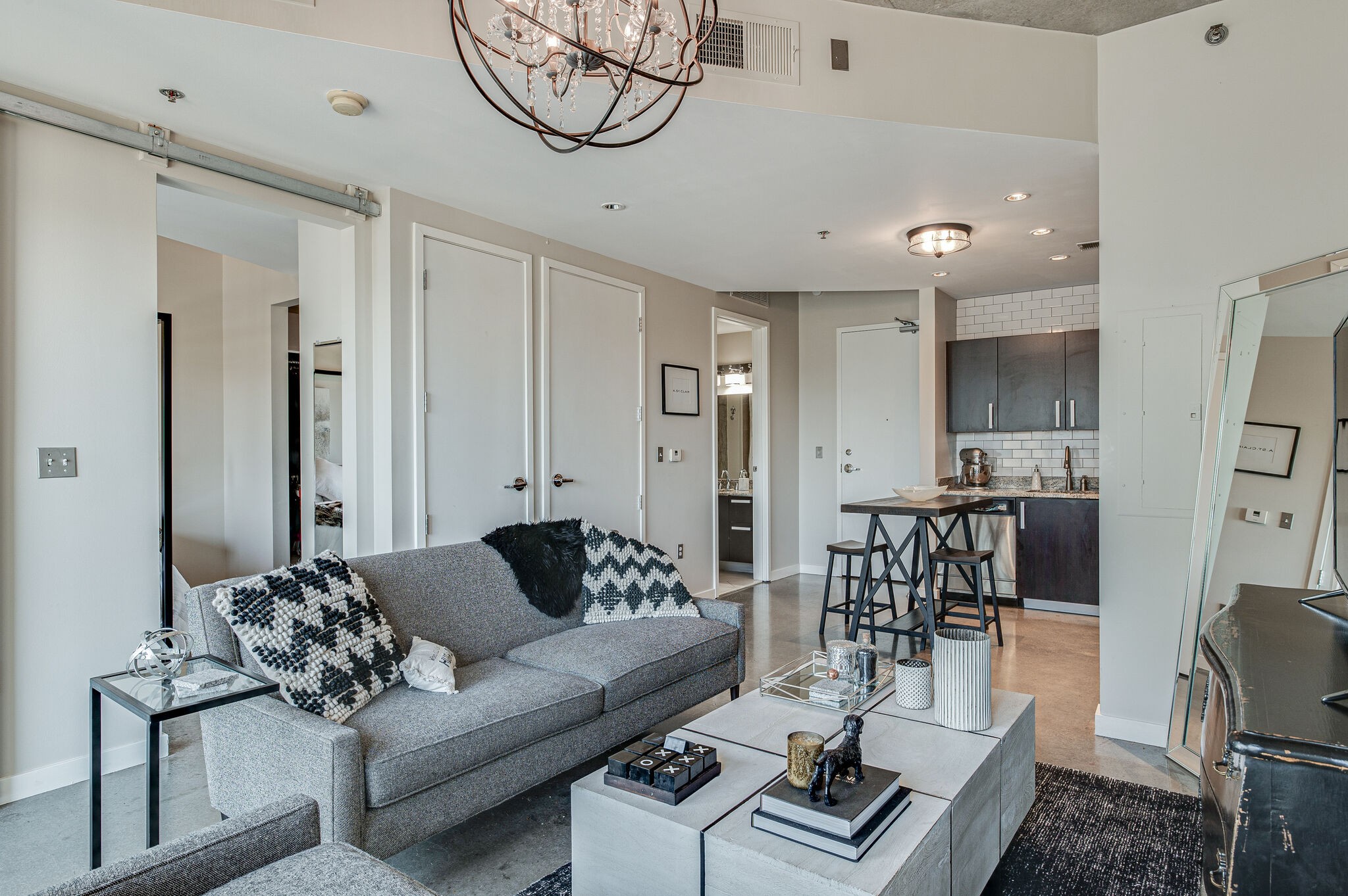 600 12th Ave S Unit: 1112