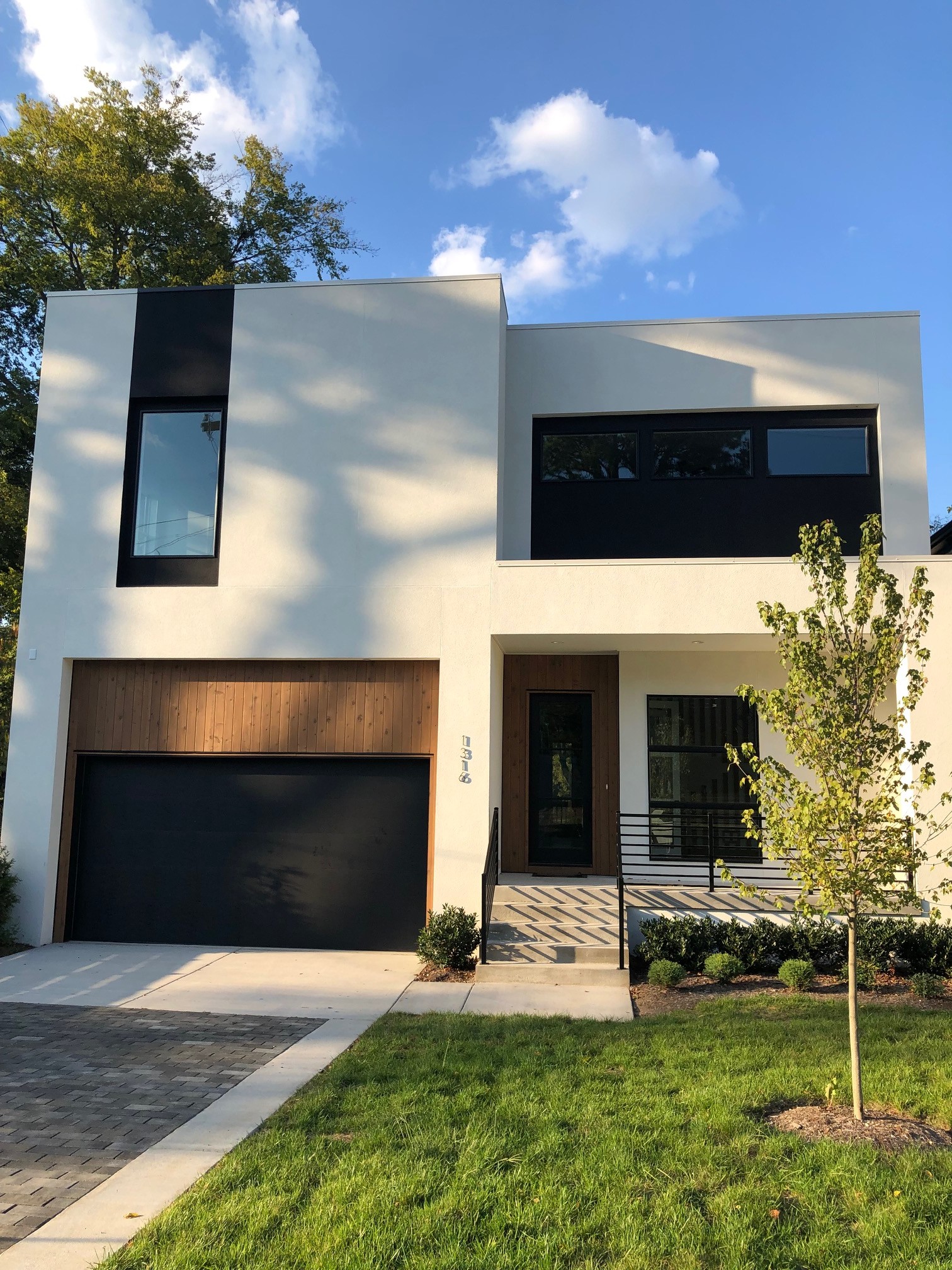 1316 Grandview Dr