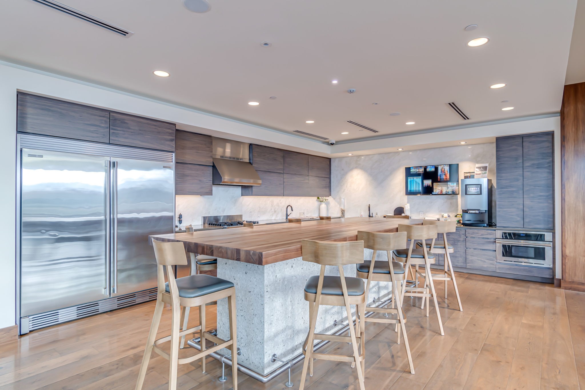 1212 Laurel St Unit: 1202
