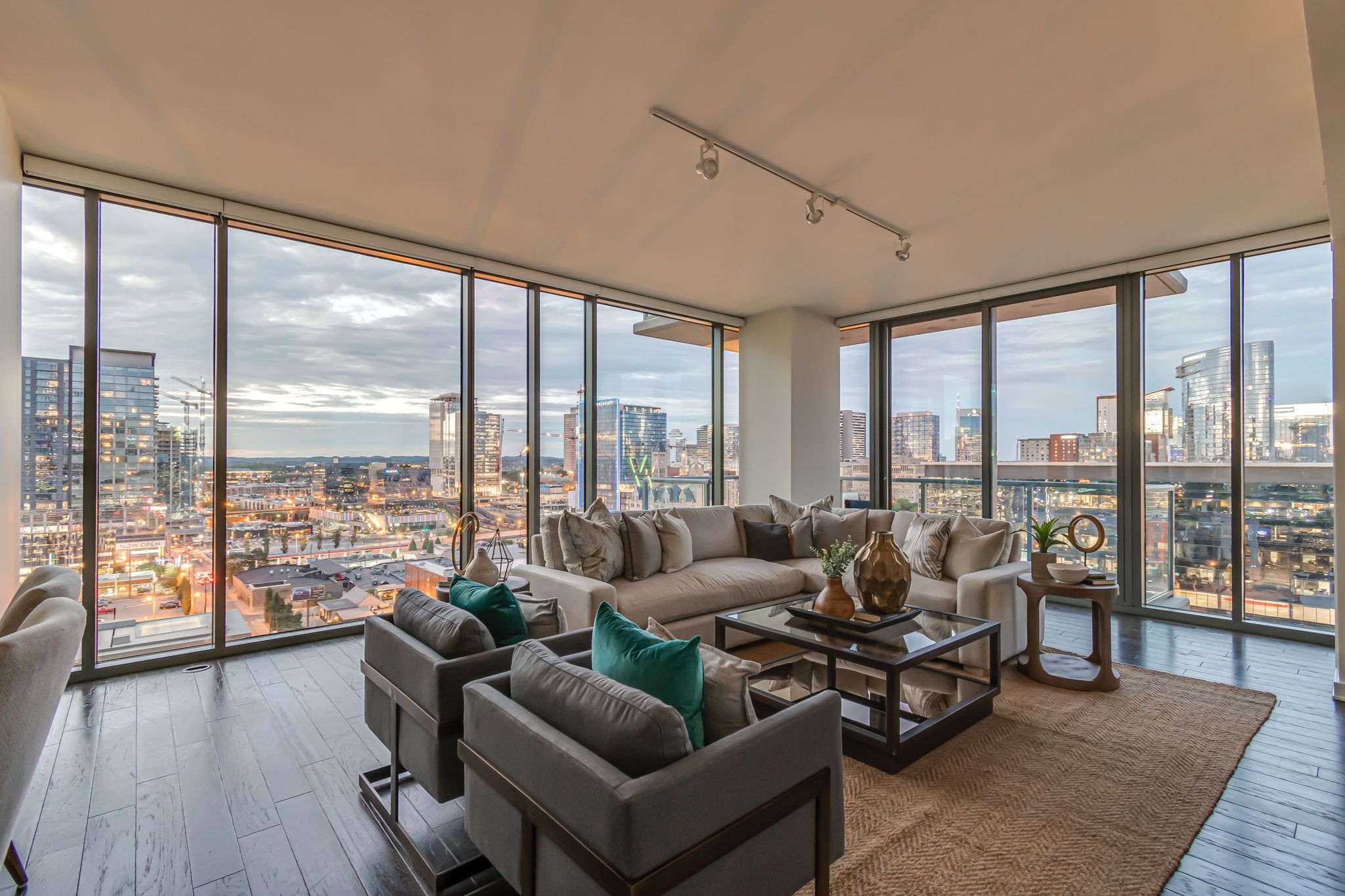 1212 Laurel St Unit: 1202