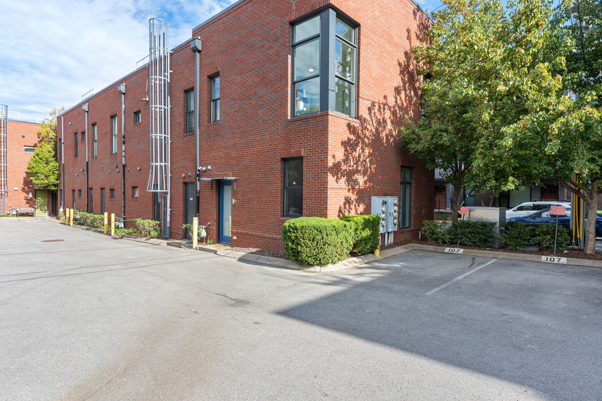 500 Madison St Unit: 107