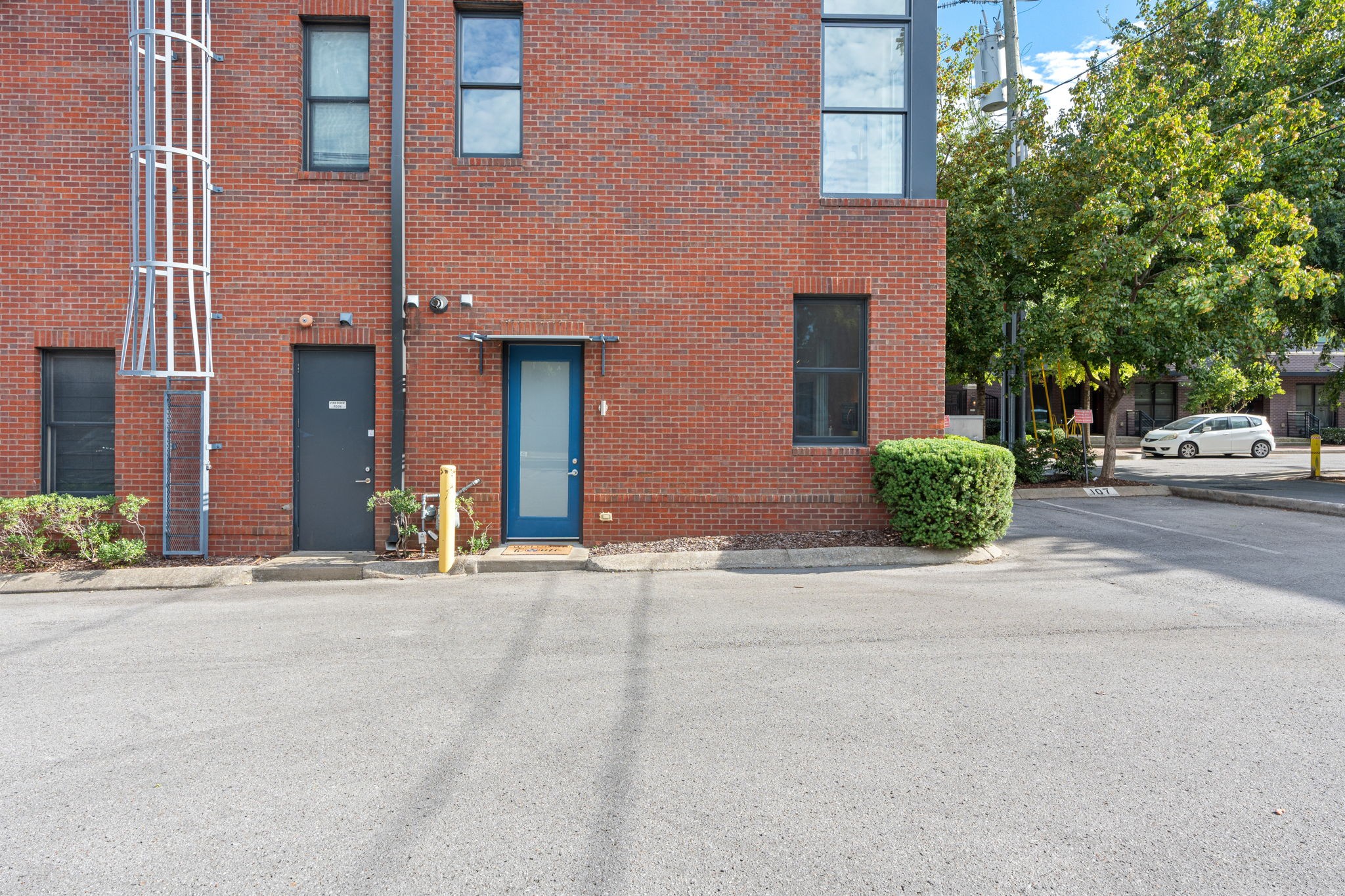 500 Madison St Unit: 107
