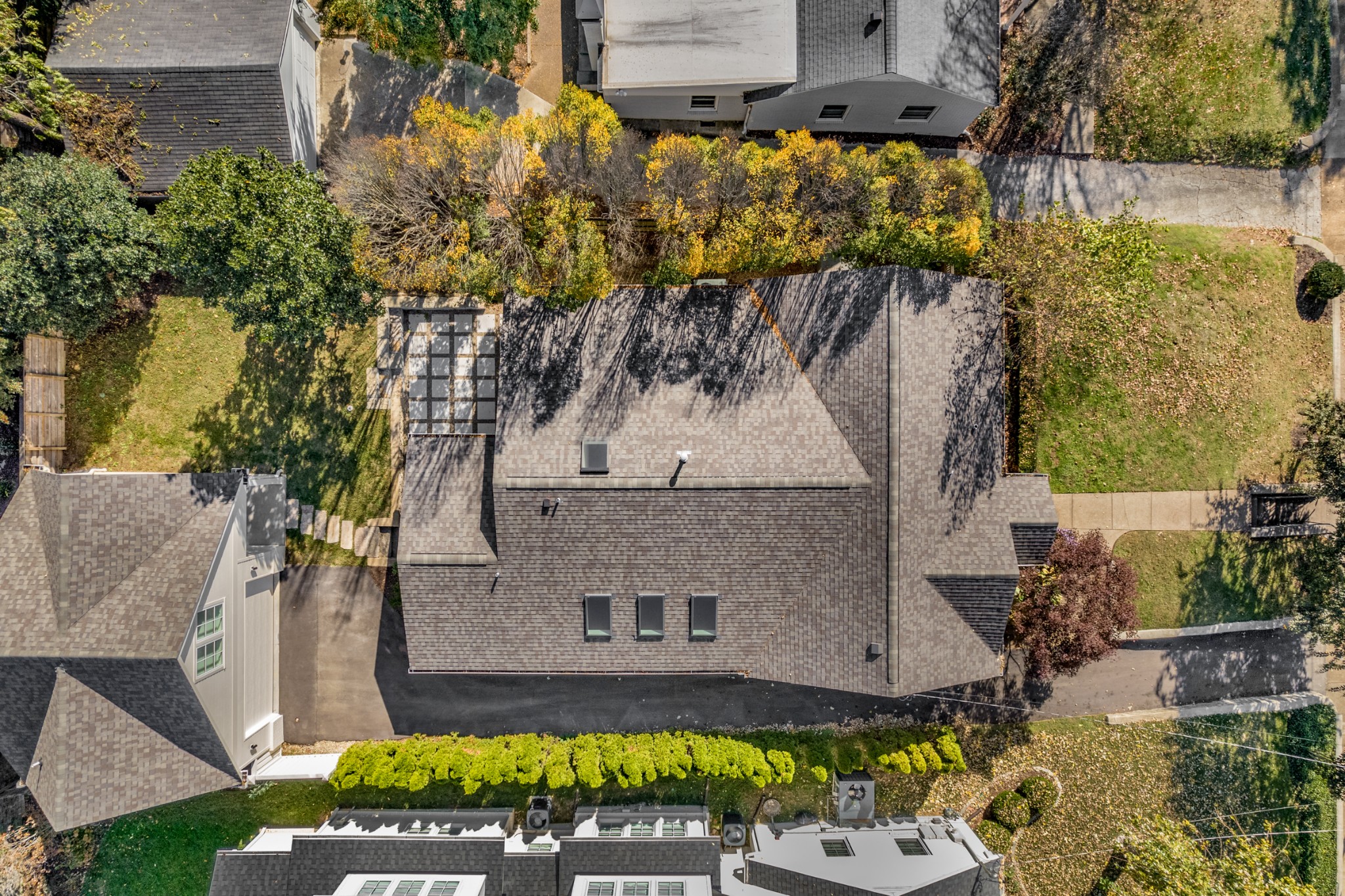 212 Leonard Ave