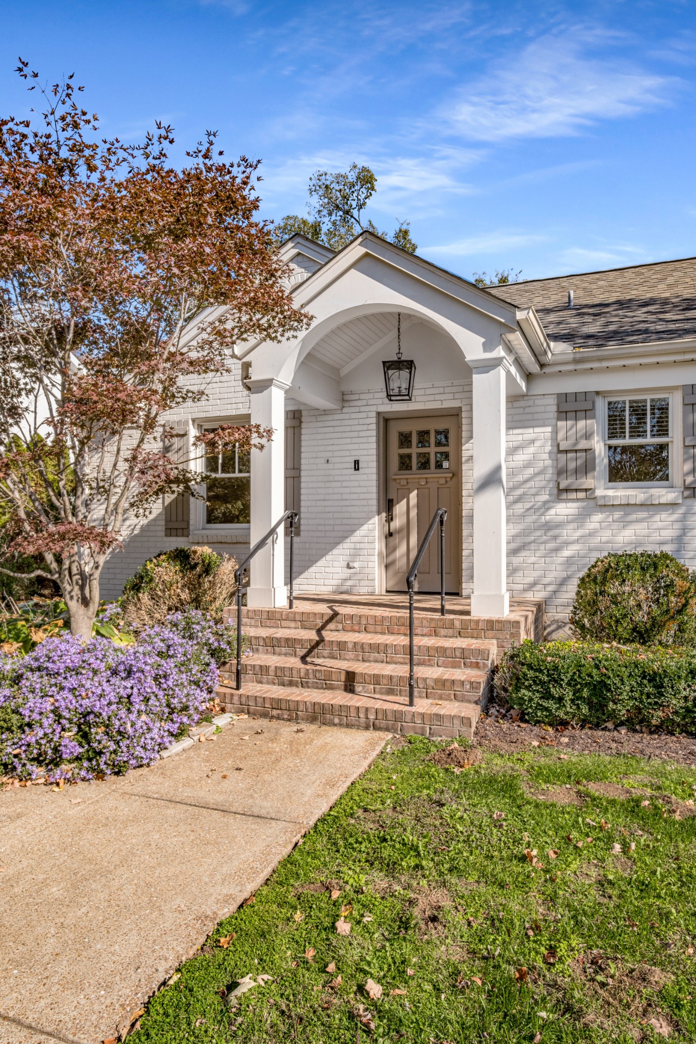 212 Leonard Ave