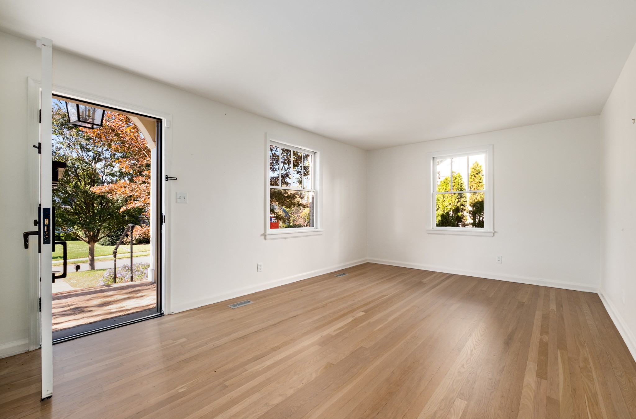 212 Leonard Ave