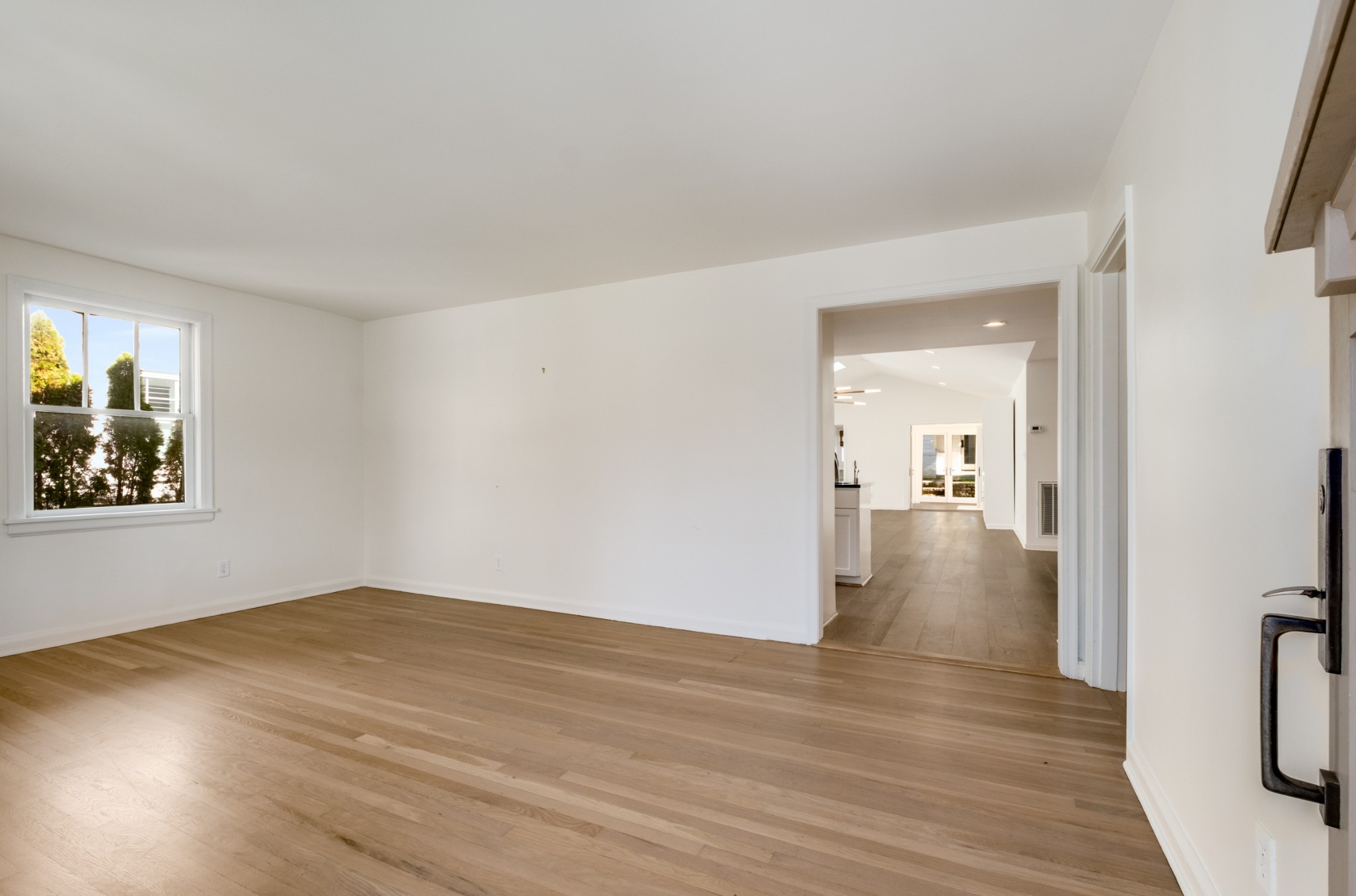212 Leonard Ave