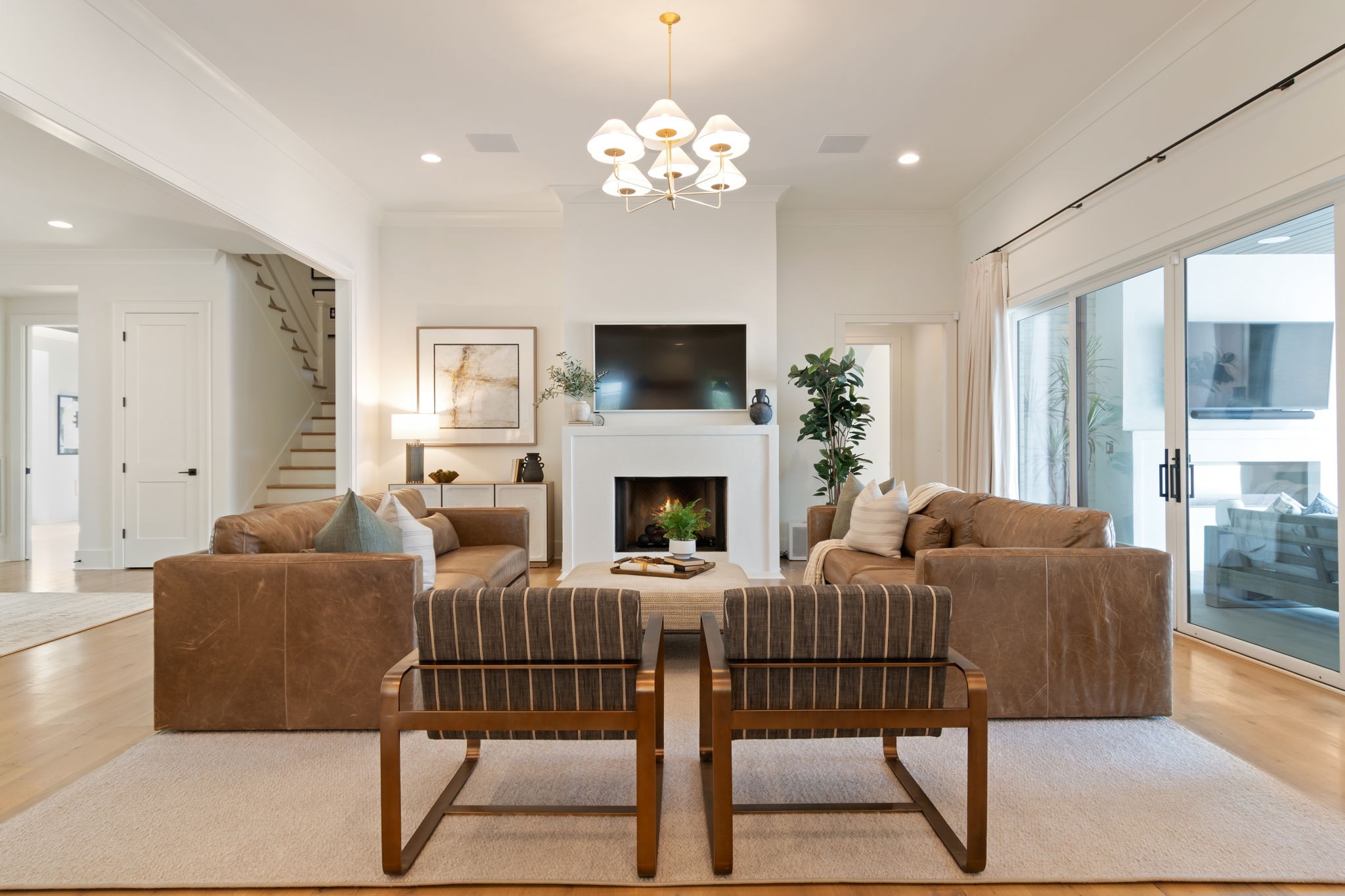 3960 Woodlawn Dr