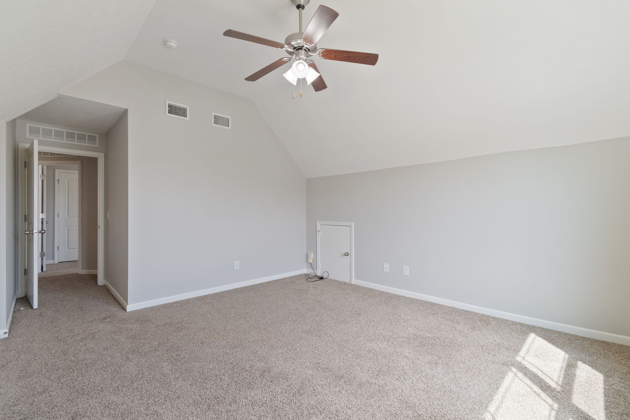 1504 Halverson Dr