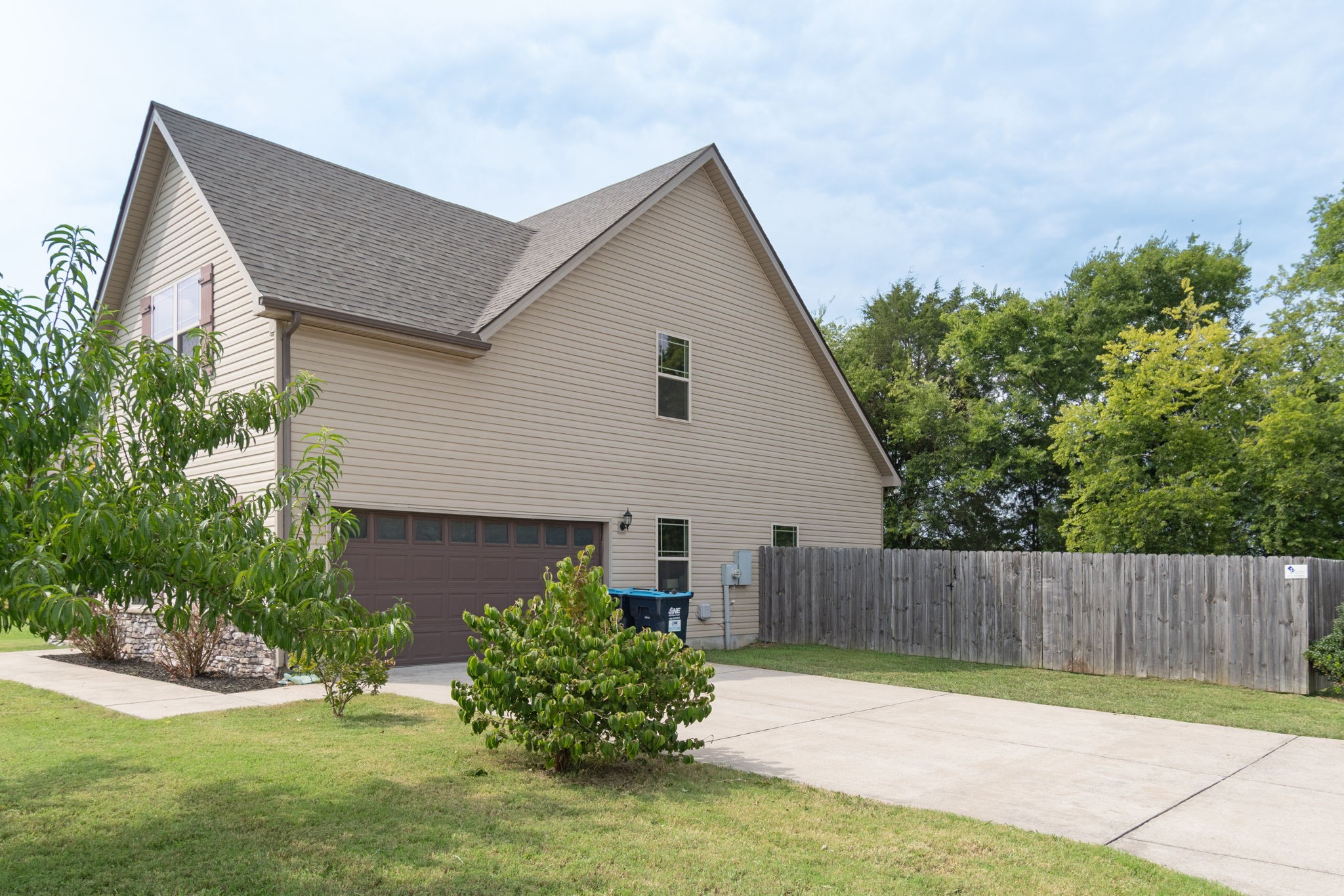 1504 Halverson Dr