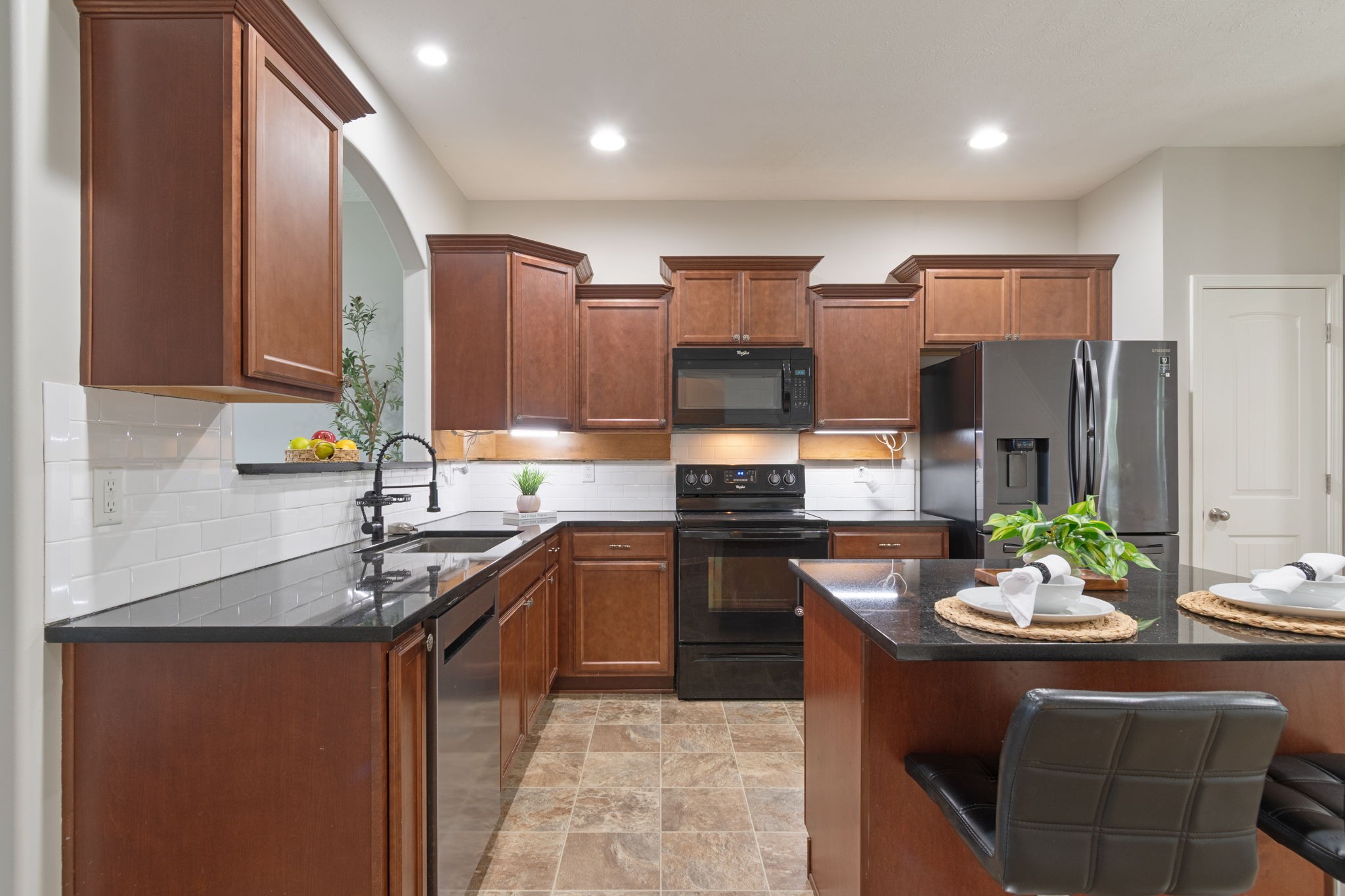 1504 Halverson Dr
