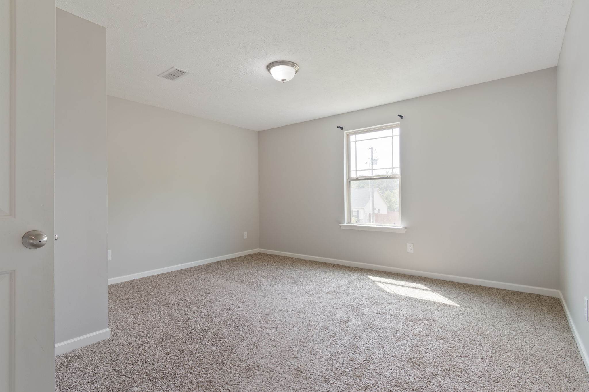 1504 Halverson Dr